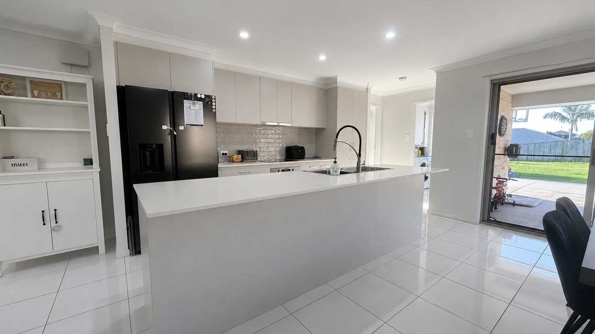 19 Ministerial Court, Jones Hill, Jones Hill - Thumbnail 4