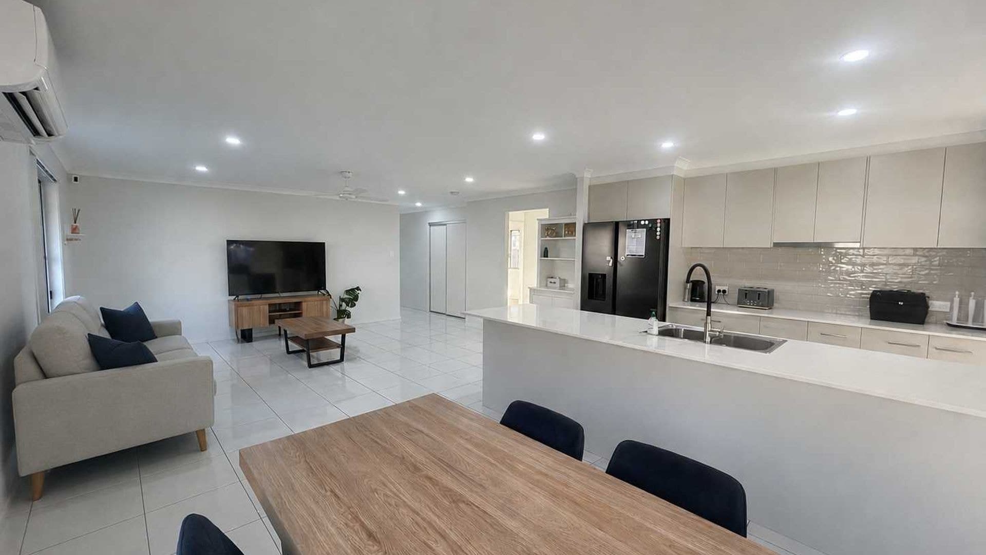 19 Ministerial Court, Jones Hill, Jones Hill - Thumbnail 5