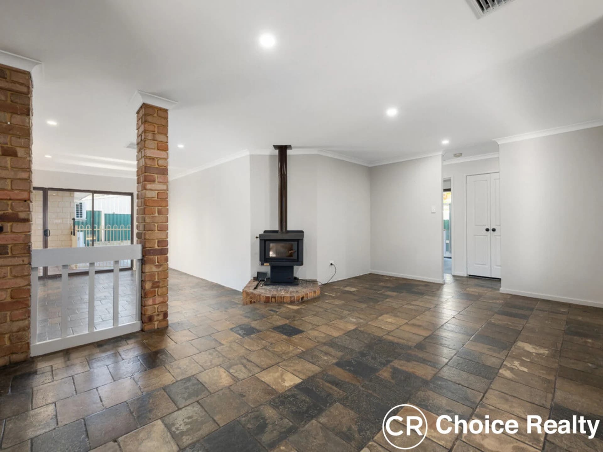 92 Brown Crescent, Seville Grove WA 6112, Seville Grove - Thumbnail 2