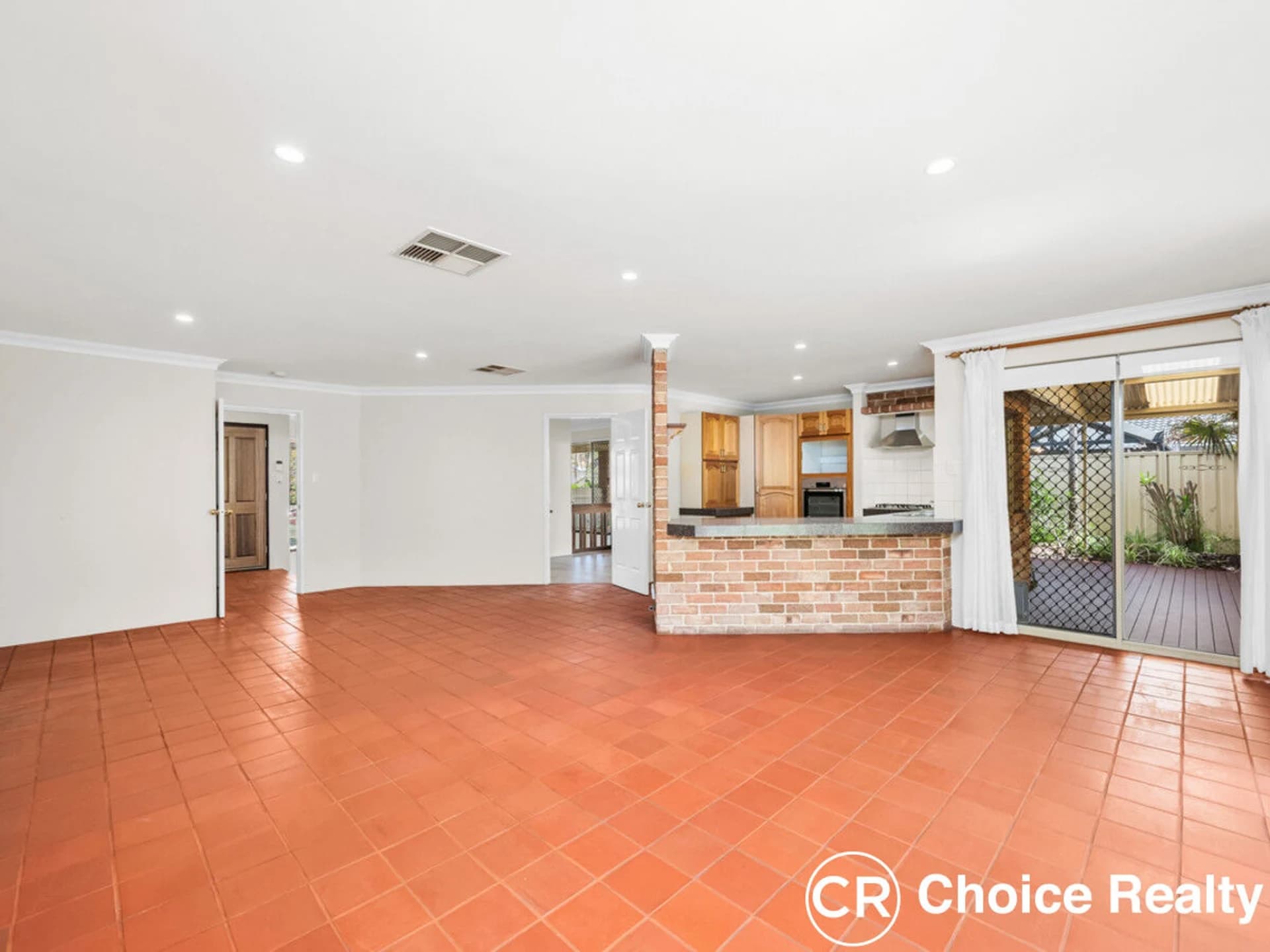 16 Hollingsworth Way, Leeming WA 6149, Leeming - Thumbnail 4