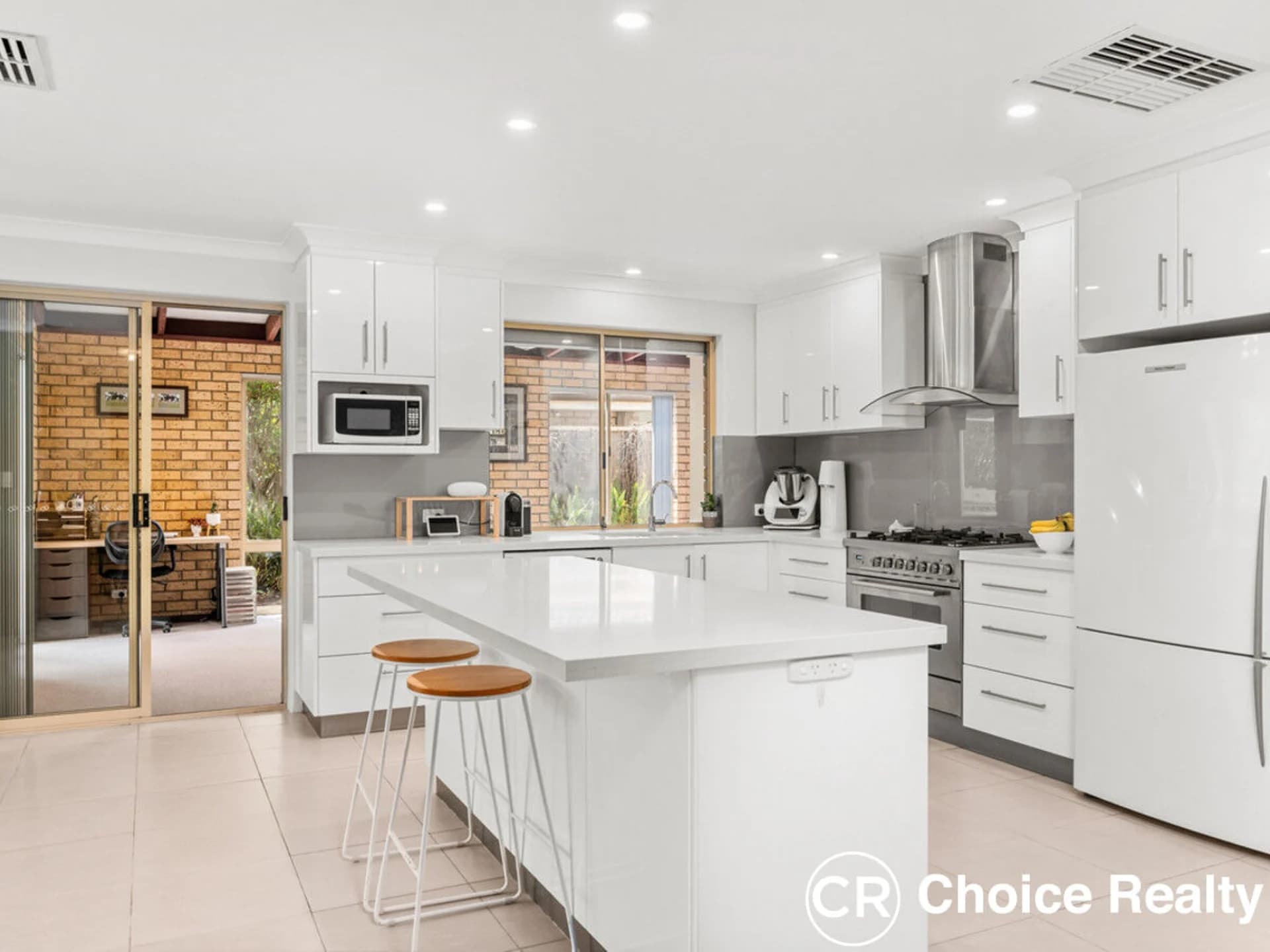 10 Classon Gardens, Leeming WA 6149, Leeming - Thumbnail 4
