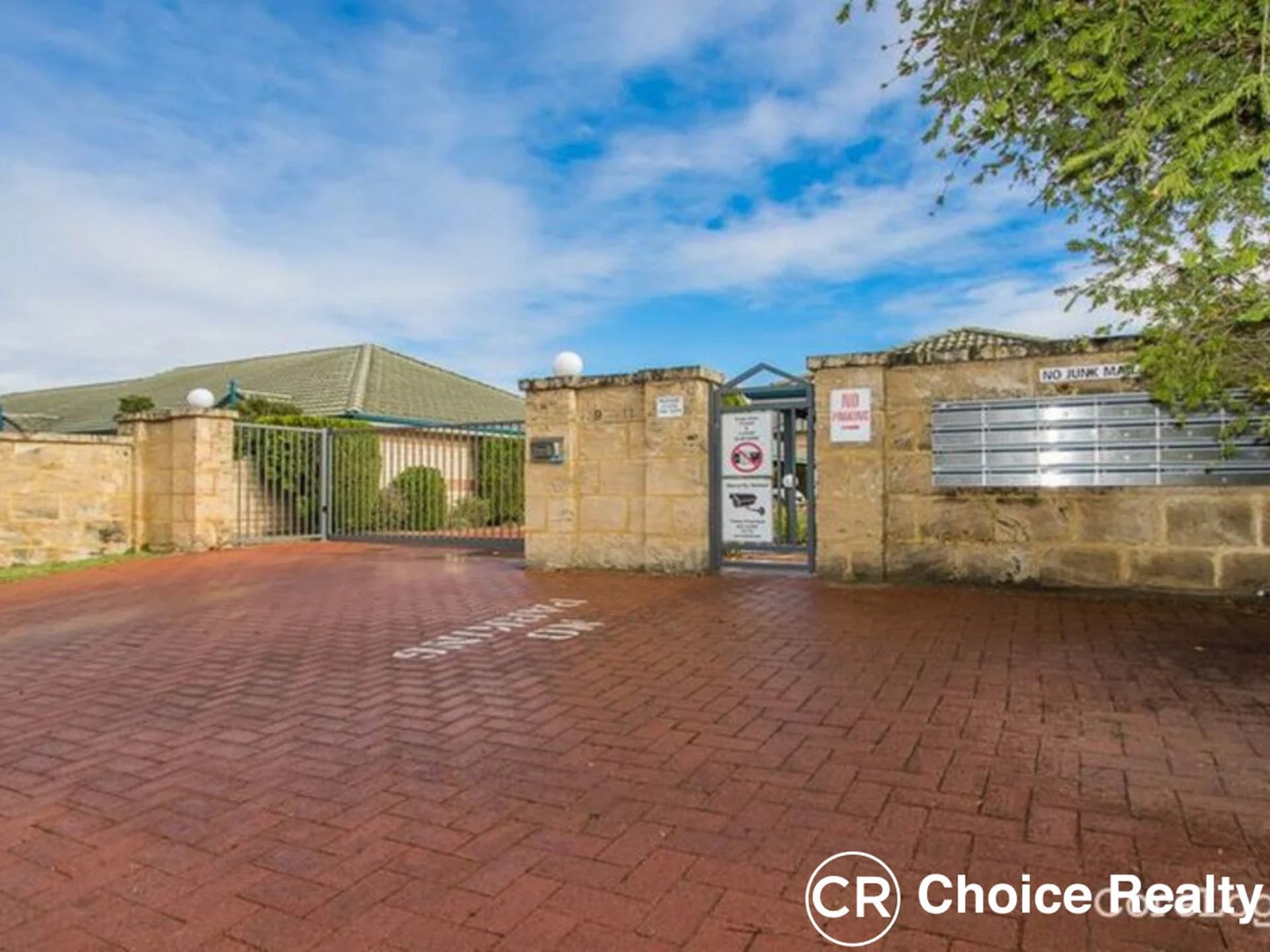 10/11 Norman Street, ST JAMES WA 6102, St James - Thumbnail 2