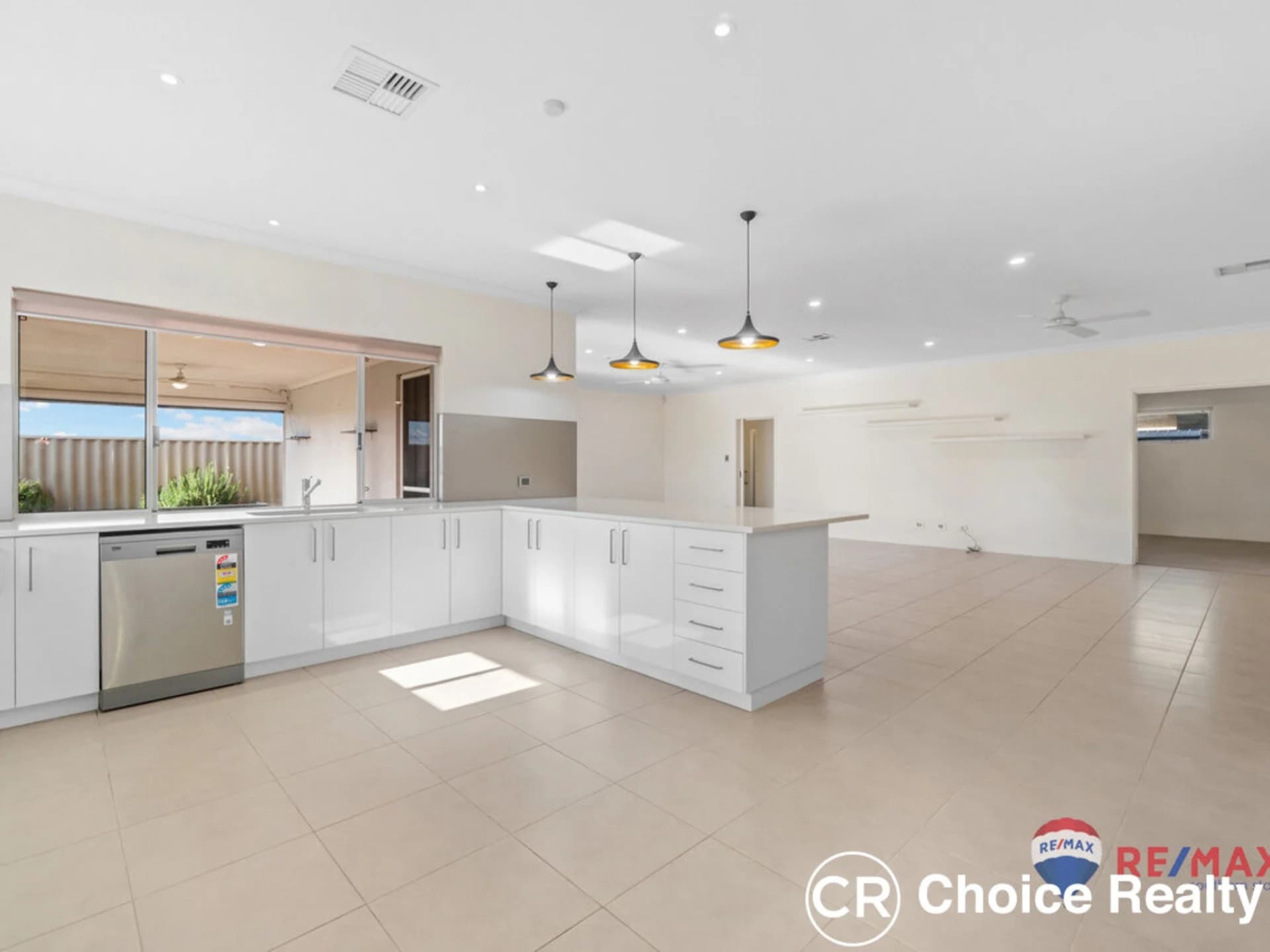 4 Clearwater Drive, Southern River WA 6110, Southern River - Thumbnail 8