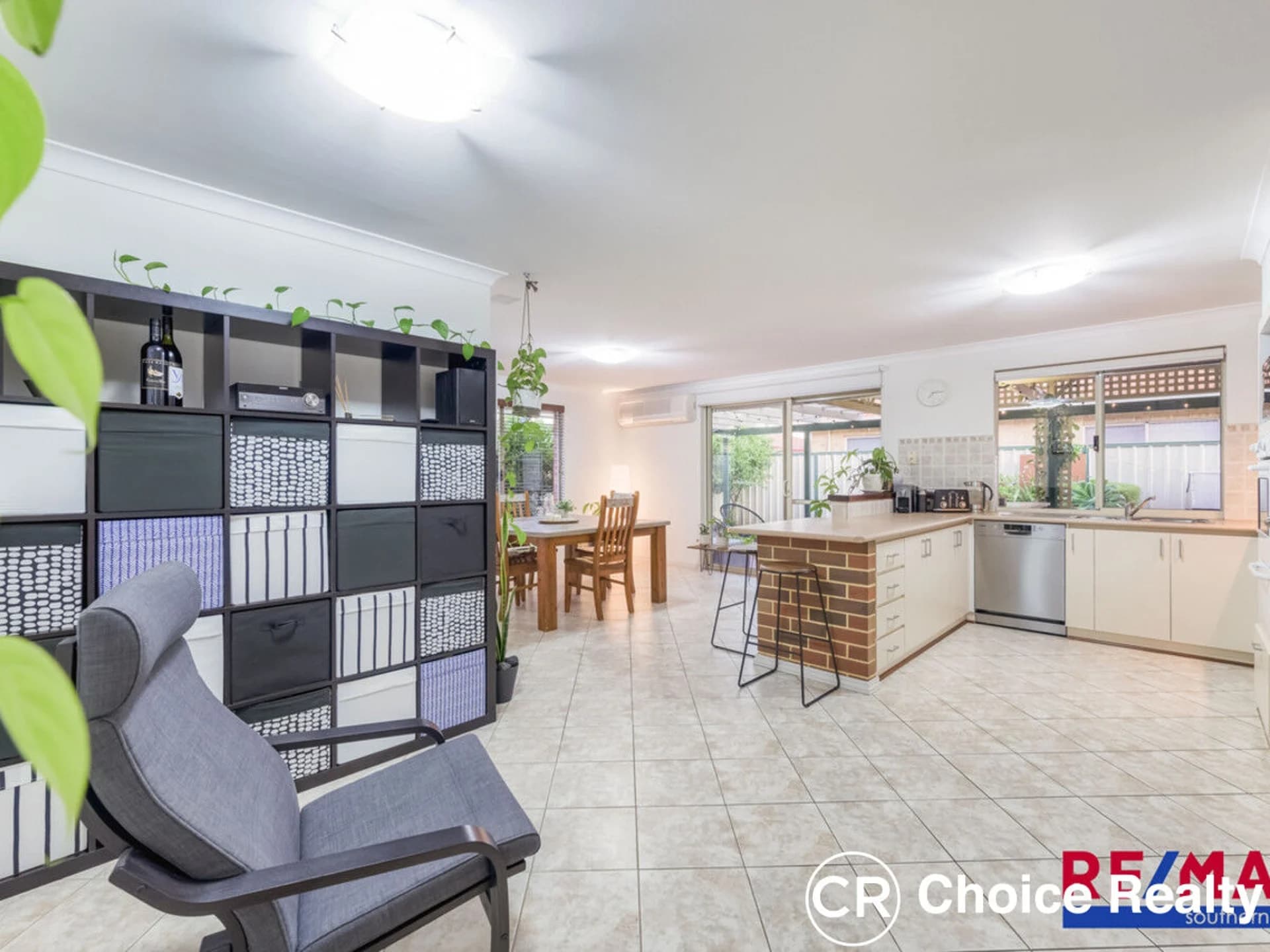 5 Richards Place, Cannington WA 6107, Cannington - Thumbnail 2
