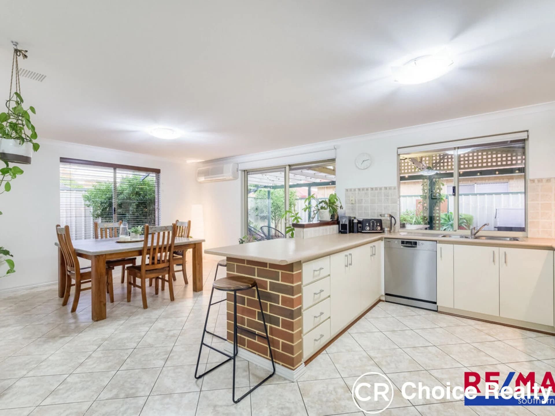 5 Richards Place, Cannington WA 6107, Cannington - Thumbnail 3