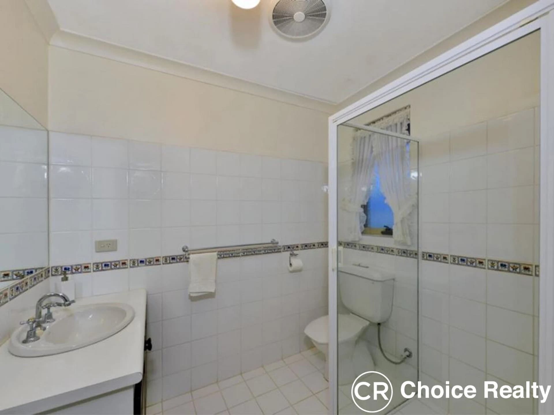 2 Glenroy Close, Halls Head WA 6210, Halls Head - Thumbnail 4