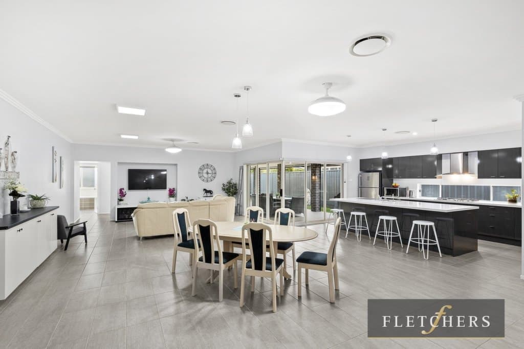 7 Deltaview Avenue, Haywards Bay - Thumbnail 2