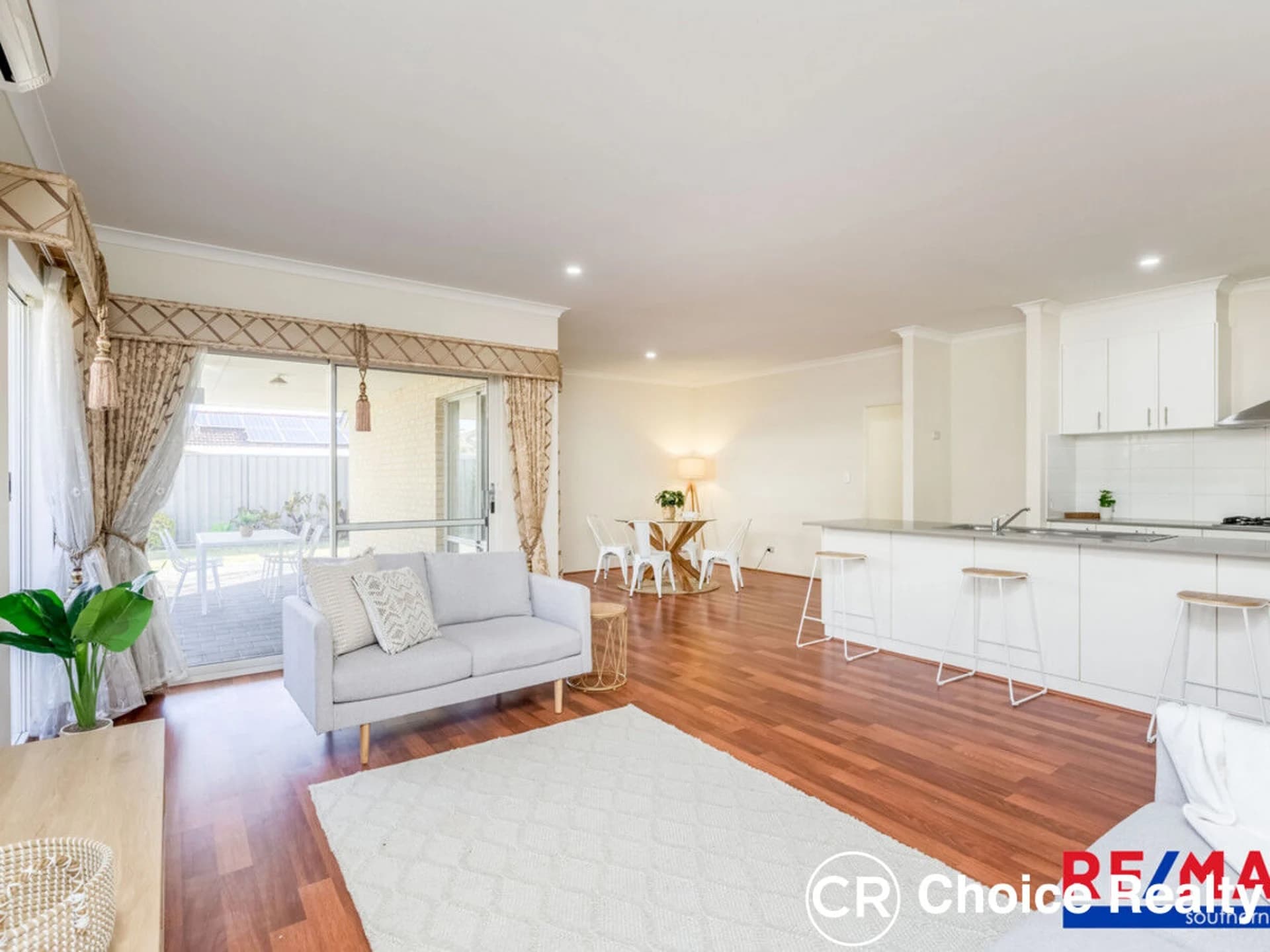 21 Caporn Turn, QUEENS PARK WA 6107, Queens Park - Thumbnail 2