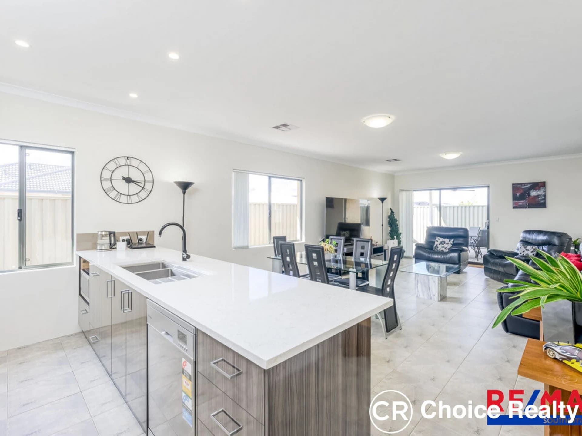 30 Doryanthes Avenue, Piara Waters WA 6112, Piara Waters - Thumbnail 4