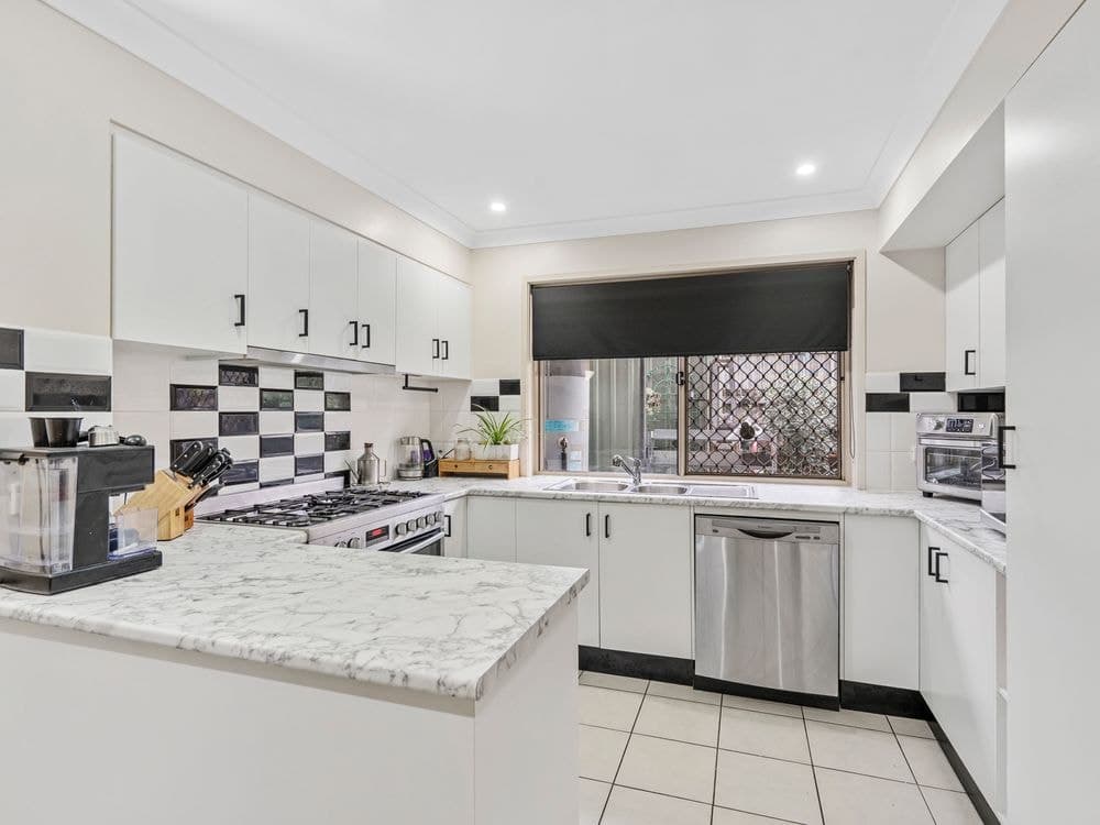 11/6 Canton Court, MANLY WEST, QLD 4179, Manly West - Thumbnail 2