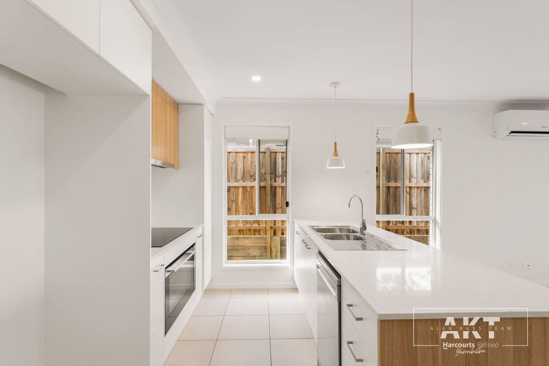 82 Hallstatt Avenue, JIMBOOMBA, QLD 4280, Jimboomba - Thumbnail 4