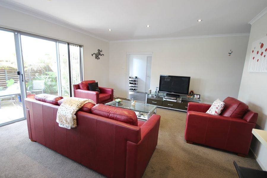 6 A Dolphin Crescent, Eden, Eden - Thumbnail 5