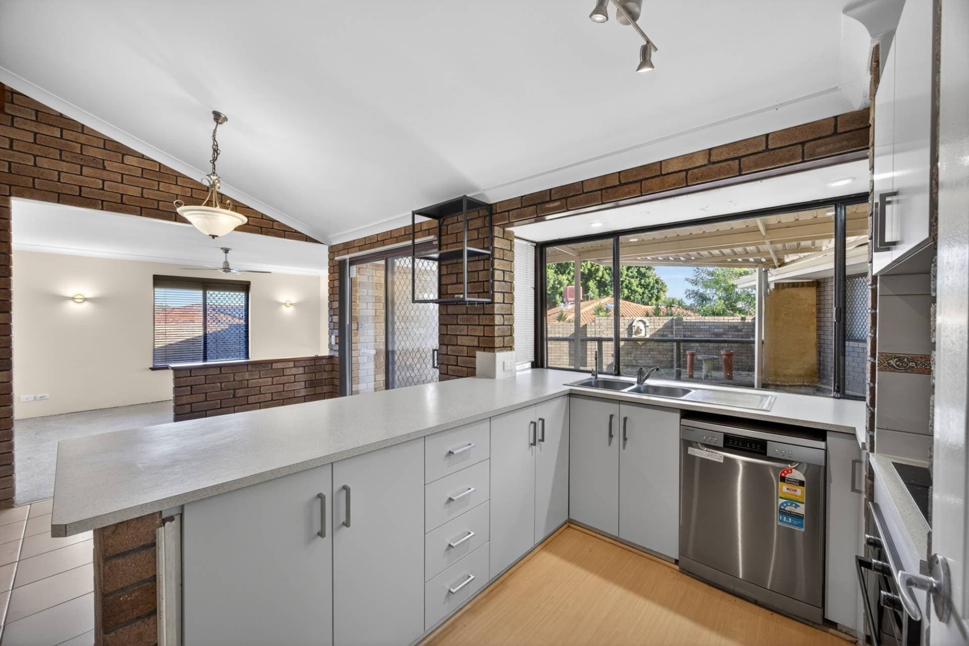 4 Opal Dr, Edgewater - Image 1
