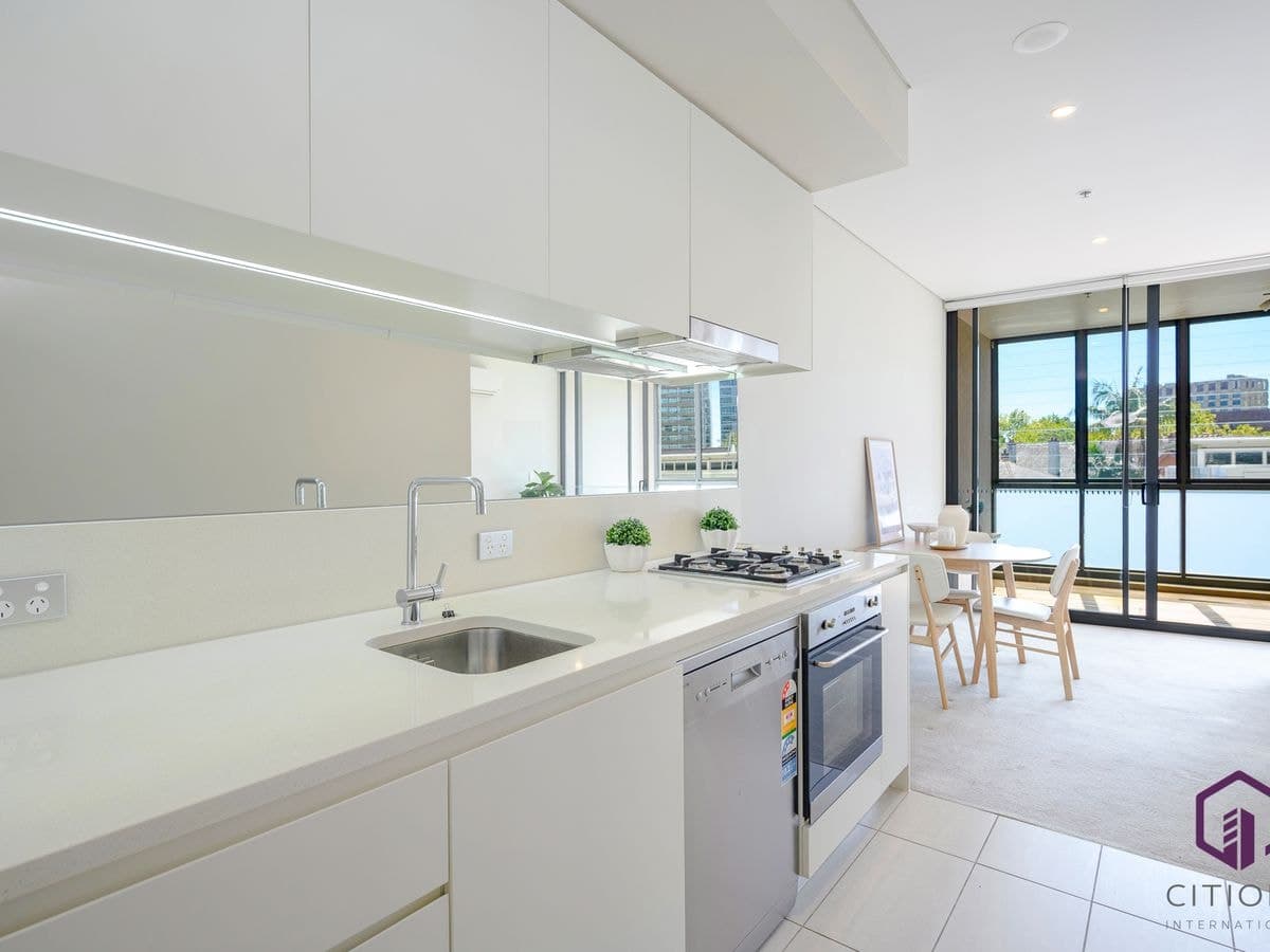 310 / 245 Pacific Highway, North..., NSW, North... - Thumbnail 4