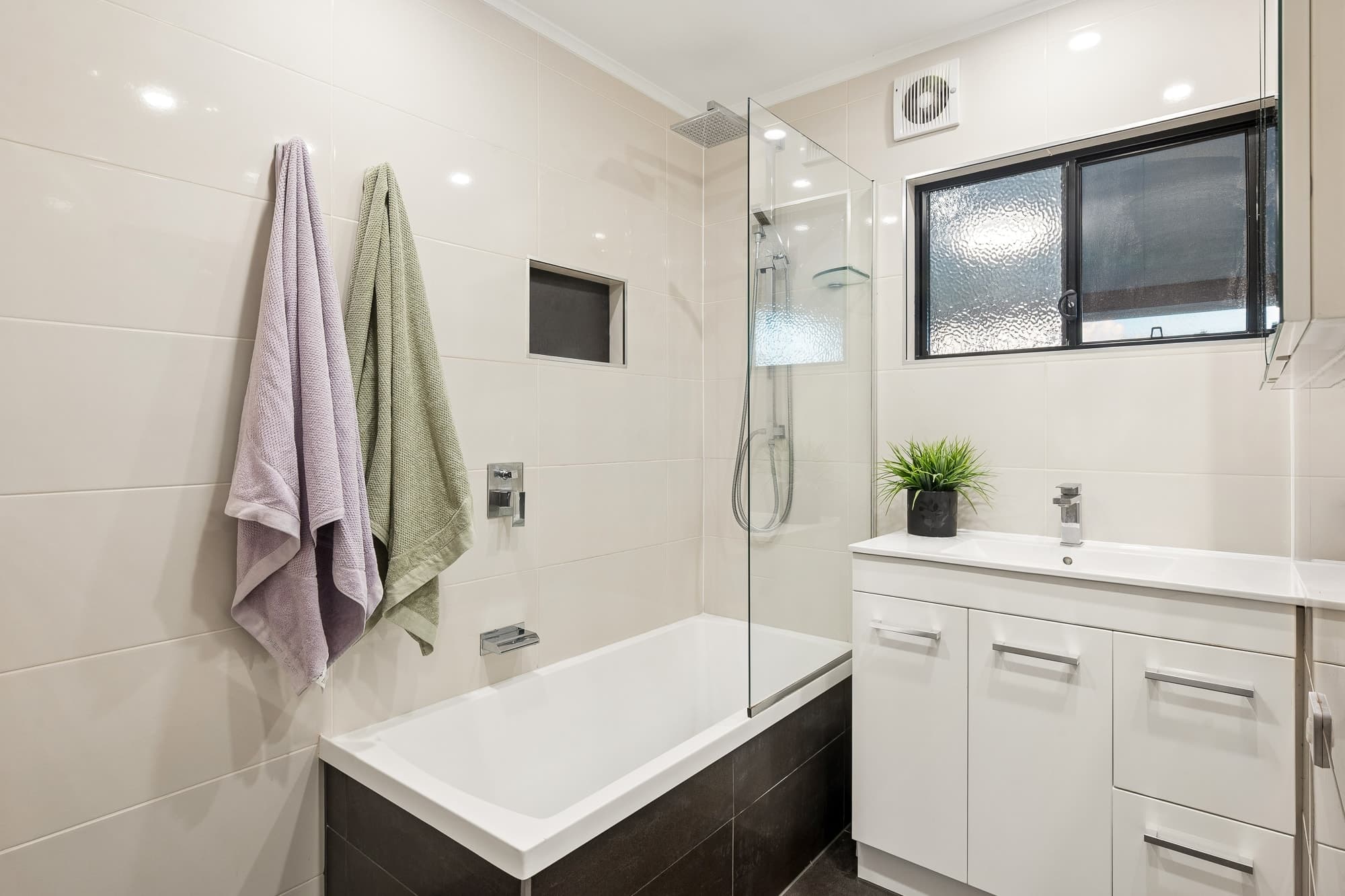 55 Jacaranda Drive, Albany Creek - Thumbnail 8