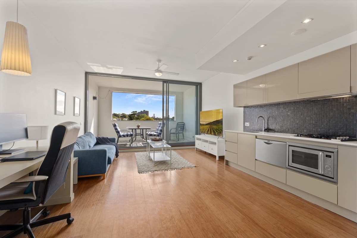 427/2-4 Powell Street, Waterloo, NSW, Waterloo - Thumbnail 2