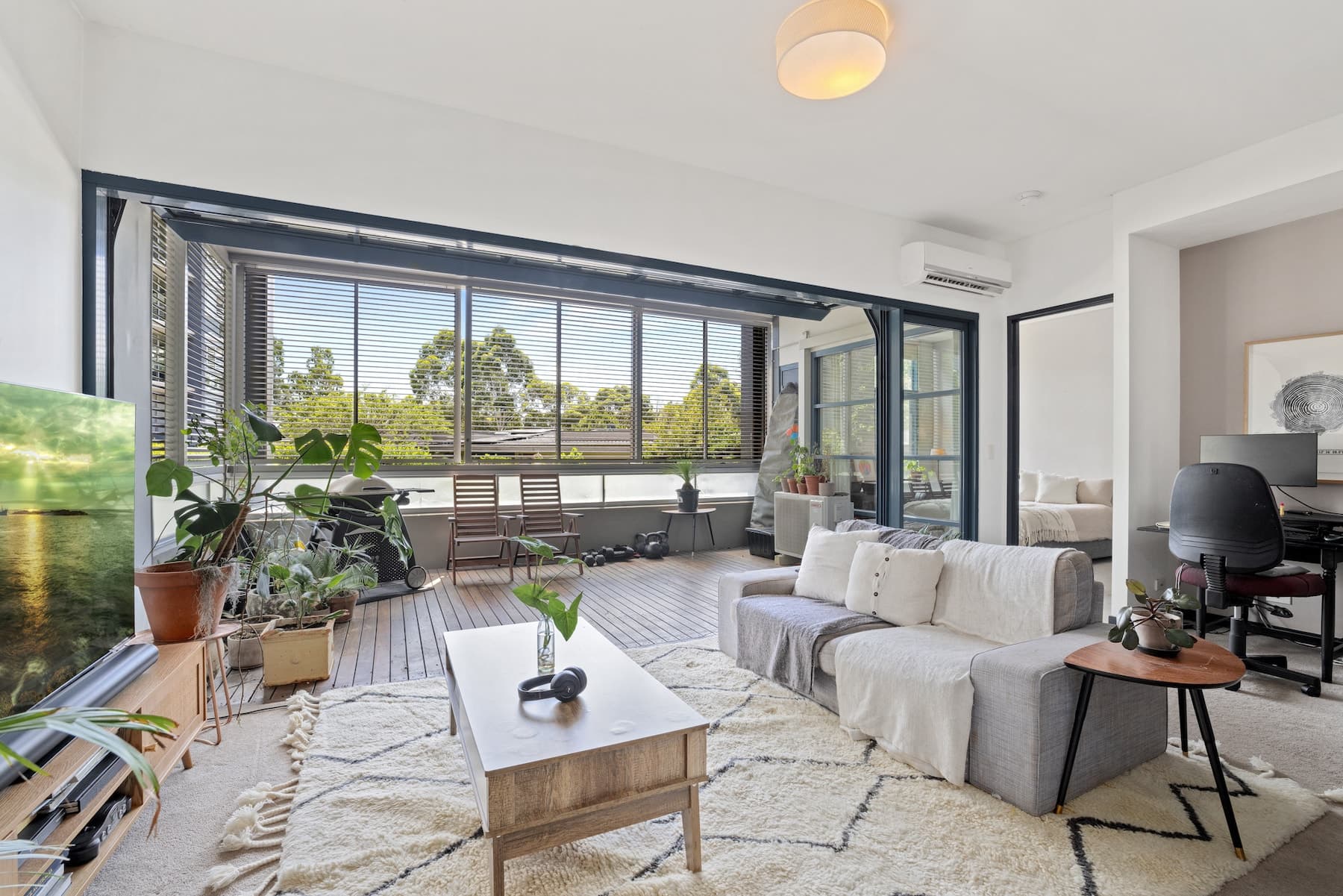 4/10 Pyrmont Bridge Road, Camperdown, NSW, Camperdown - Image 1