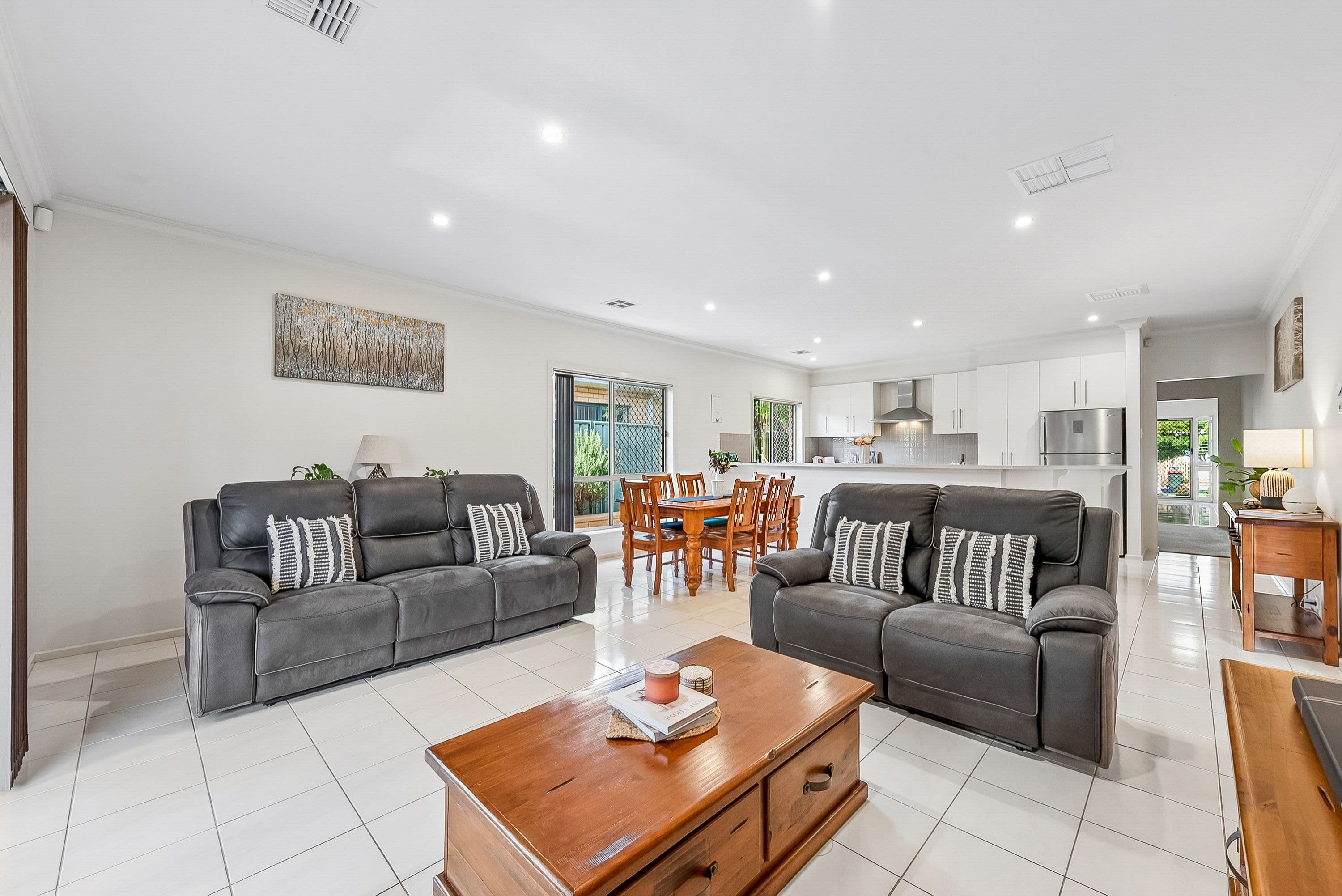 15 Brimpton Avenue, Mawson Lakes SA 5095, Mawson Lakes - Thumbnail 2