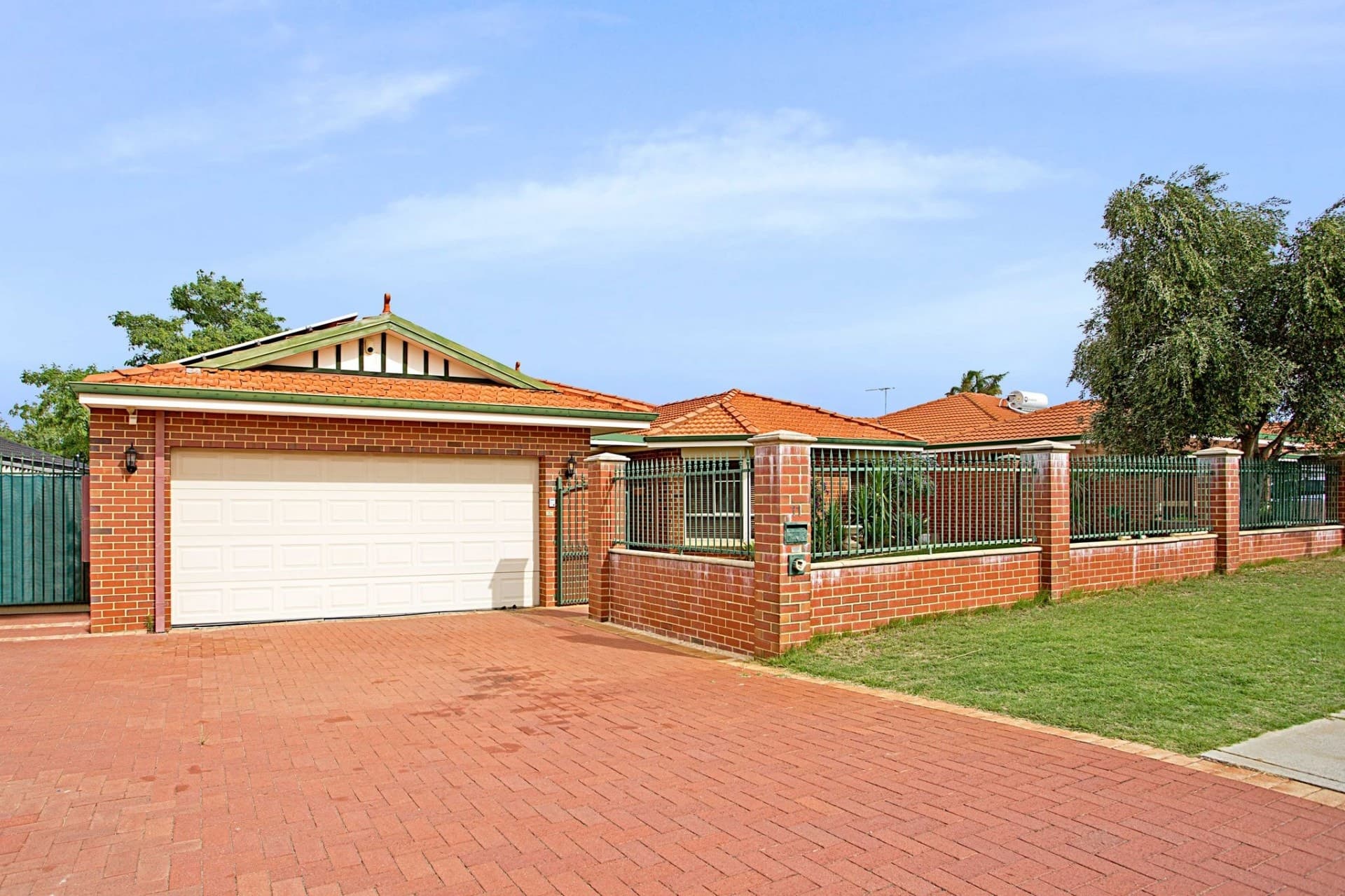 11 Heathfield Drive, Landsdale, WA 6065, Landsdale - Thumbnail 2