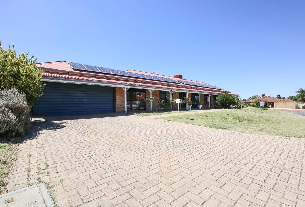 84 Queensway Road, Landsdale, WA 6065, Landsdale - Thumbnail 2