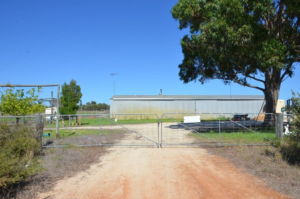 2/240 ELDORADO Road, Muckenburra, WA 6503, Muckenburra - Thumbnail 3