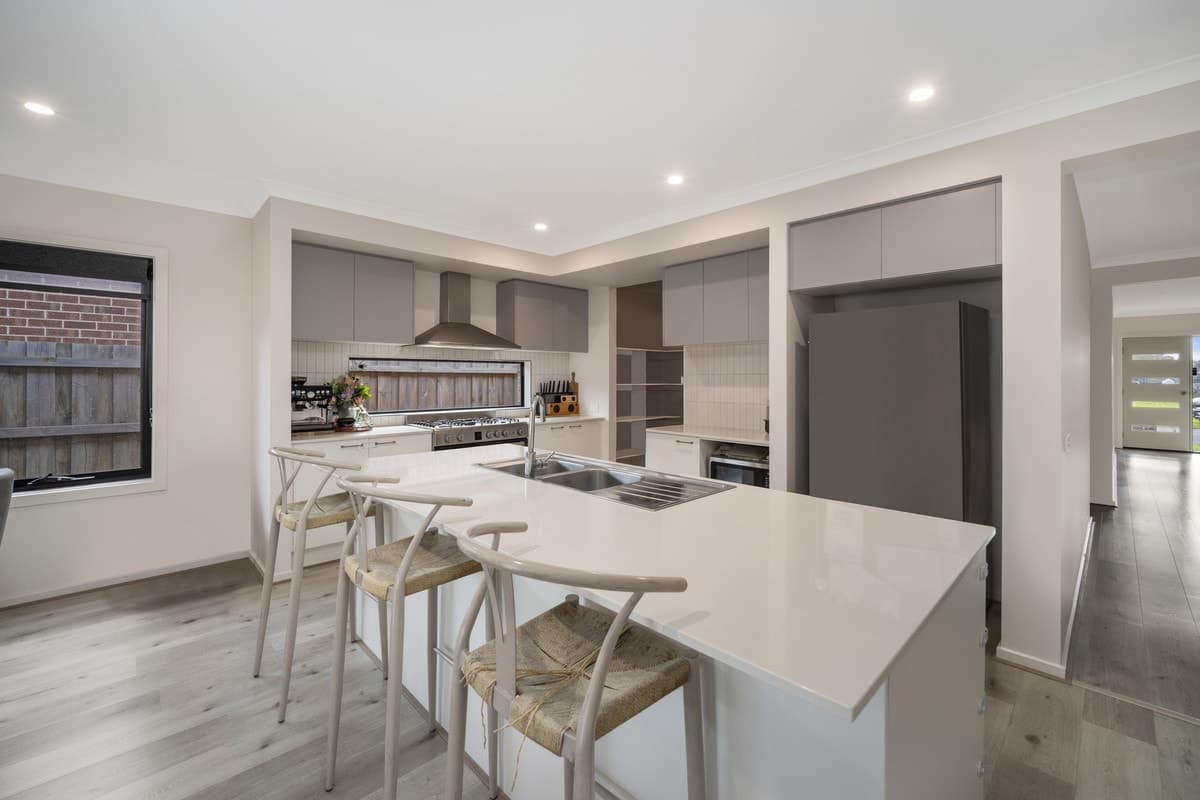 83 Patrick Street, Portland VIC 3305, Portland - Thumbnail 2