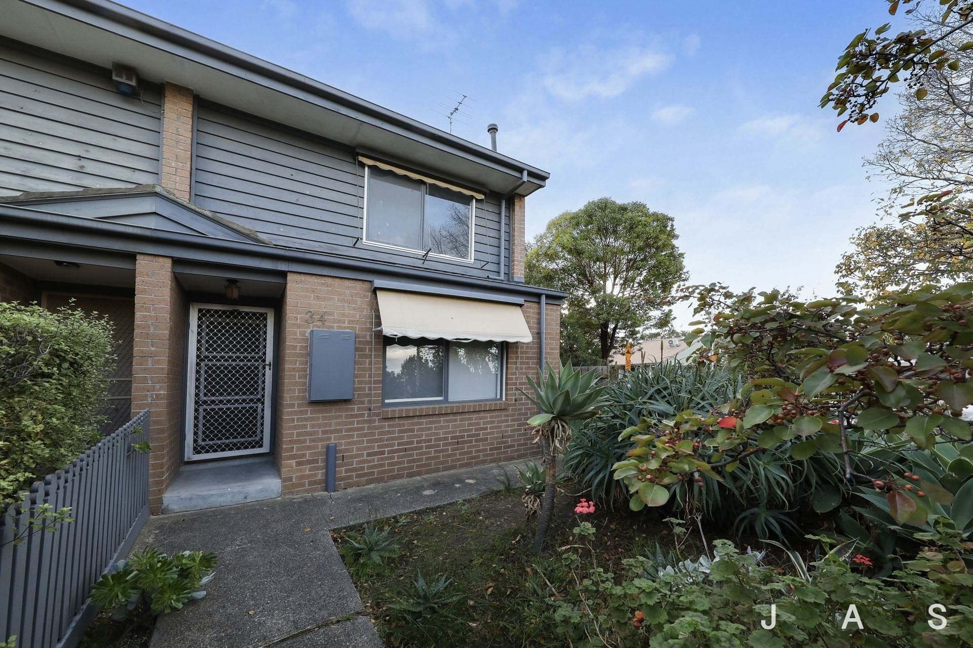 34 Vipont Street Footscray VIC, Footscray - Thumbnail 2