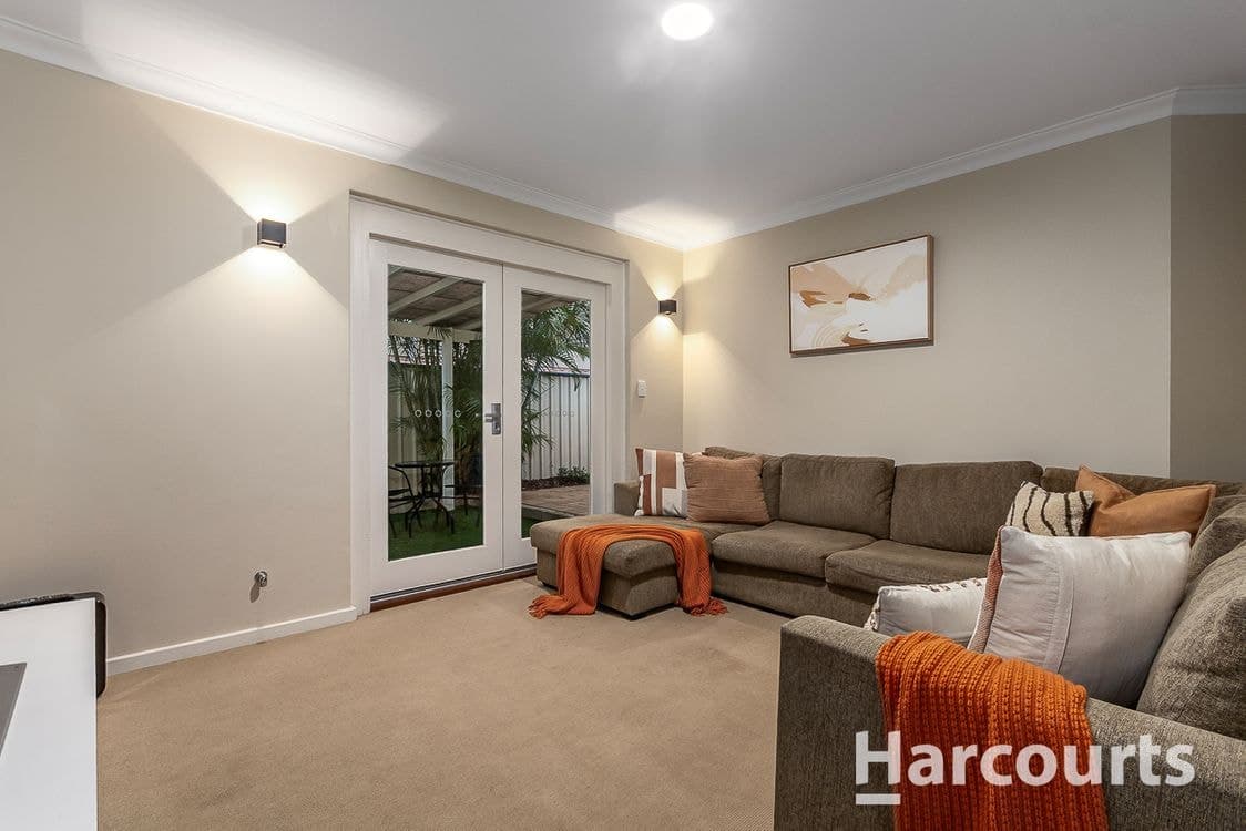 30 Orwell Crescent, WOODVALE, WA 6026, Woodvale - Thumbnail 4