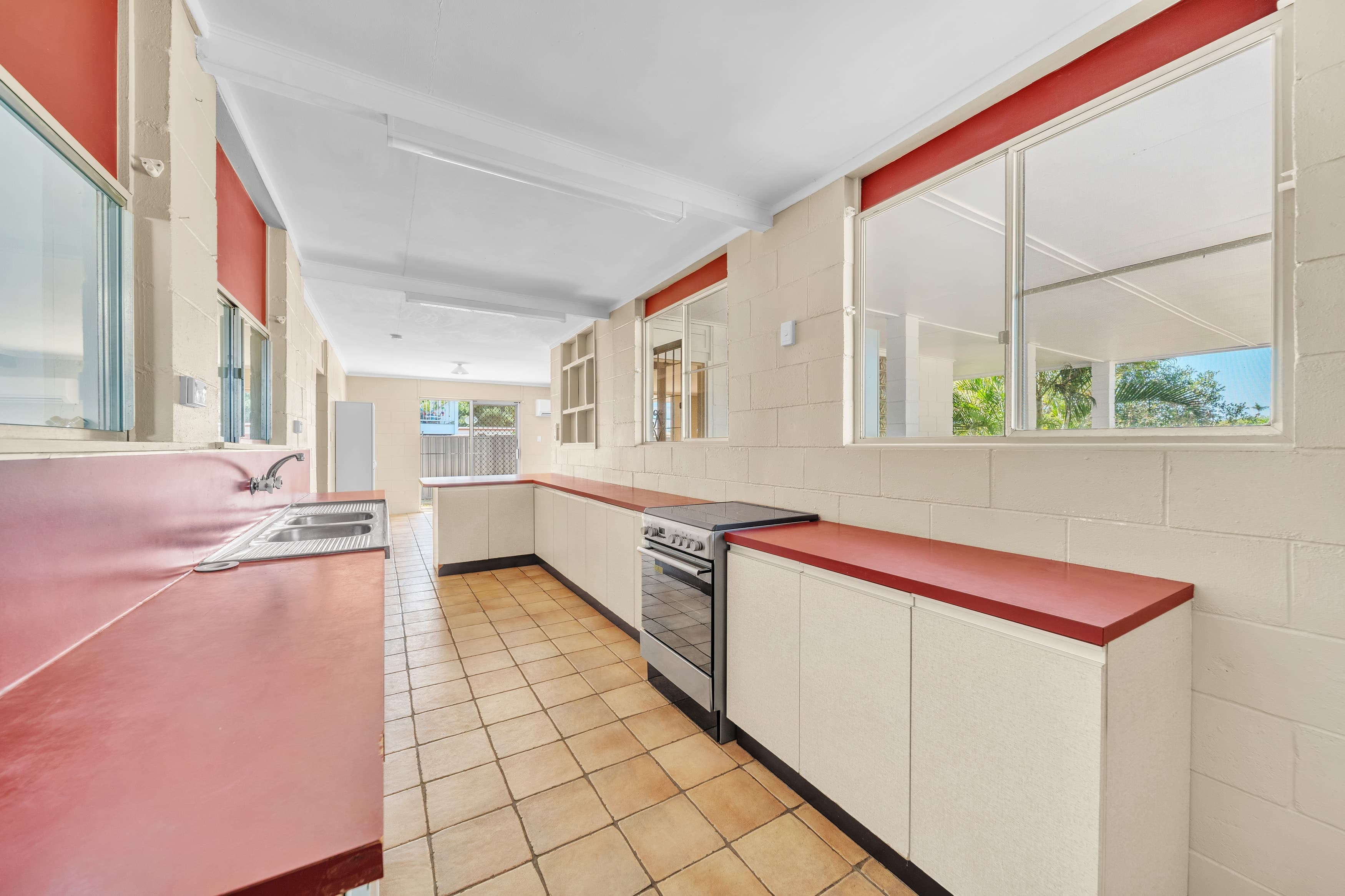 91 Anakie Street, EMERALD QLD 4720, Emerald - Thumbnail 6