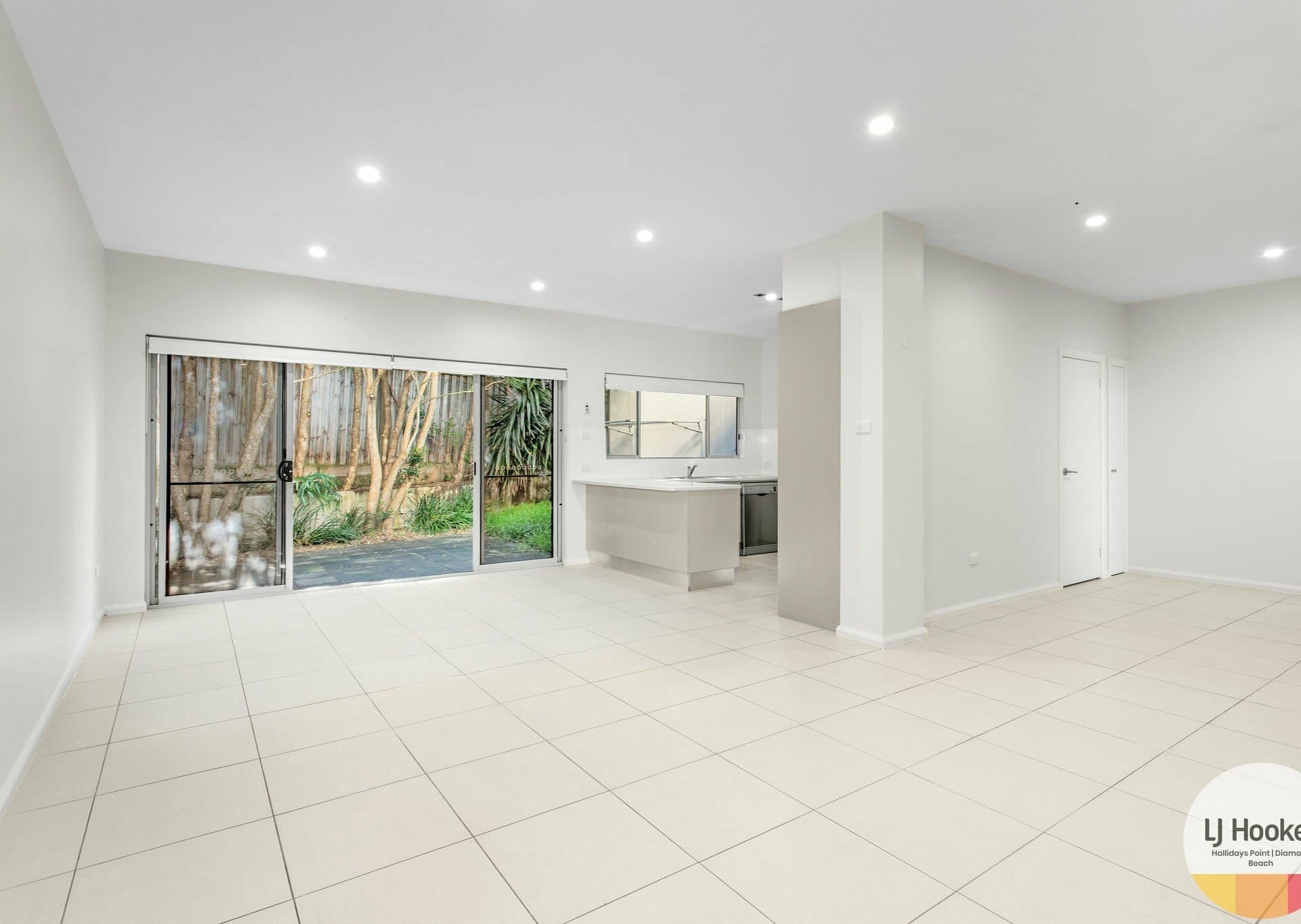2/33-37 Emerald Drive, Diamond Beach, Diamond Beach - Thumbnail 4