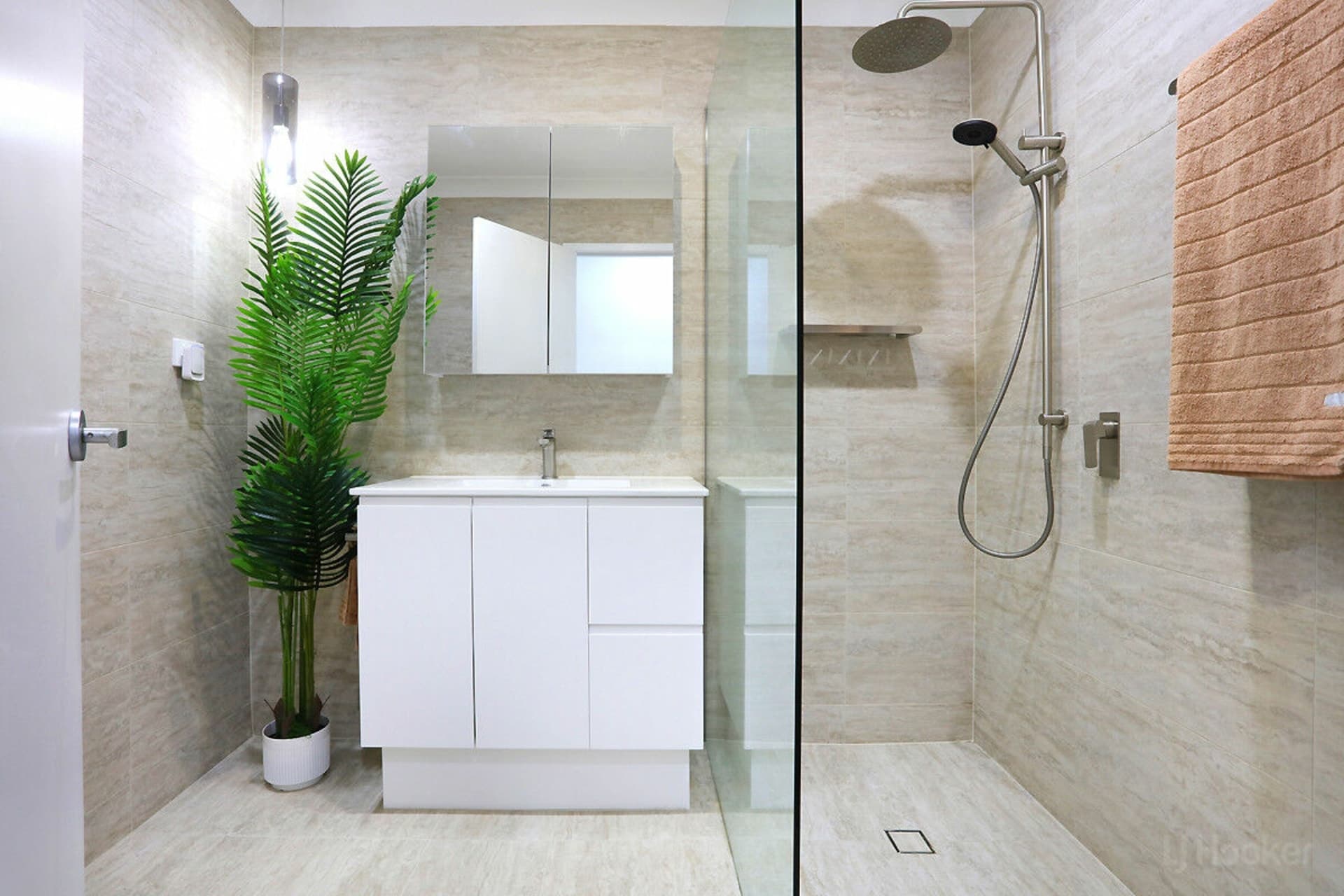 273/125 Hansford Road, Coombabah, Coombabah - Thumbnail 4