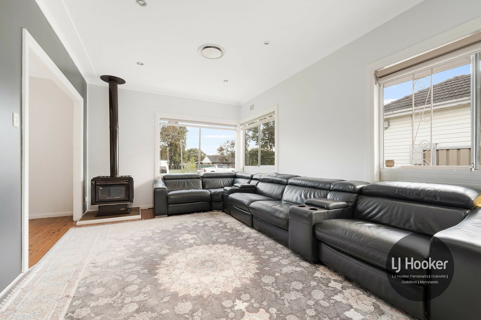 23 Hunt Street, Guildford, Guildford - Thumbnail 2