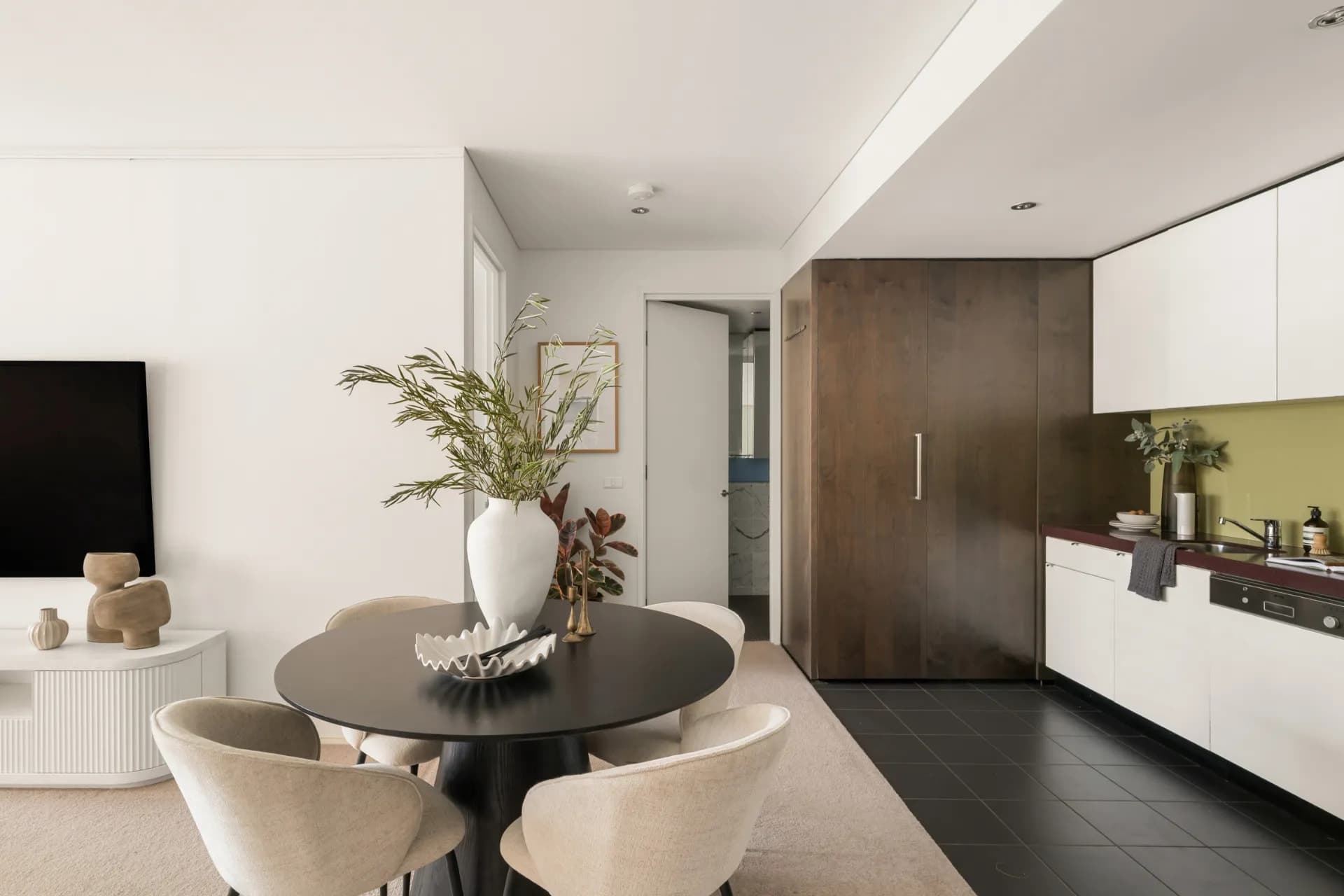 5203/8 Alexandra Drive, Camperdown, NSW, Camperdown - Thumbnail 4