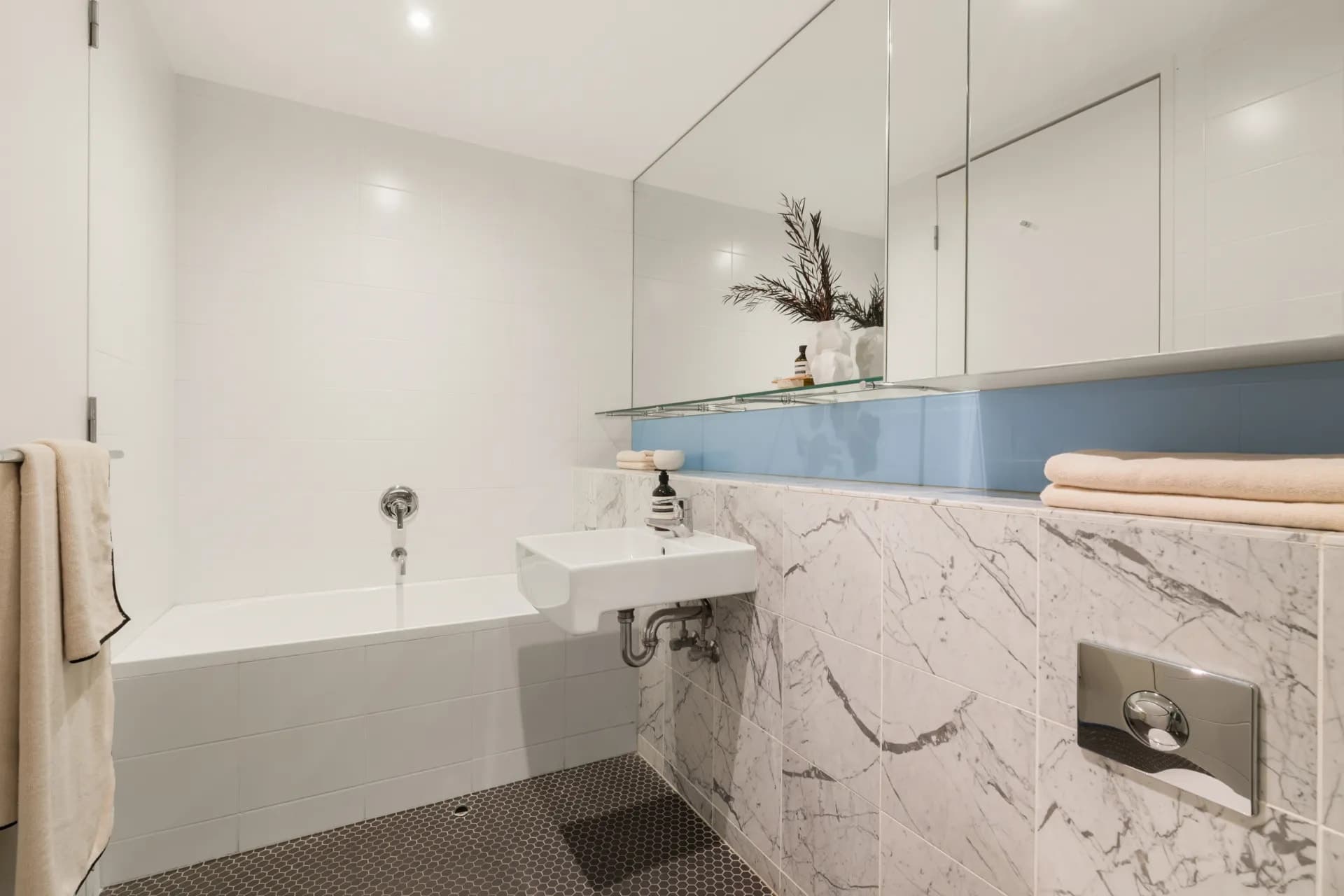 5203/8 Alexandra Drive, Camperdown, NSW, Camperdown - Thumbnail 7