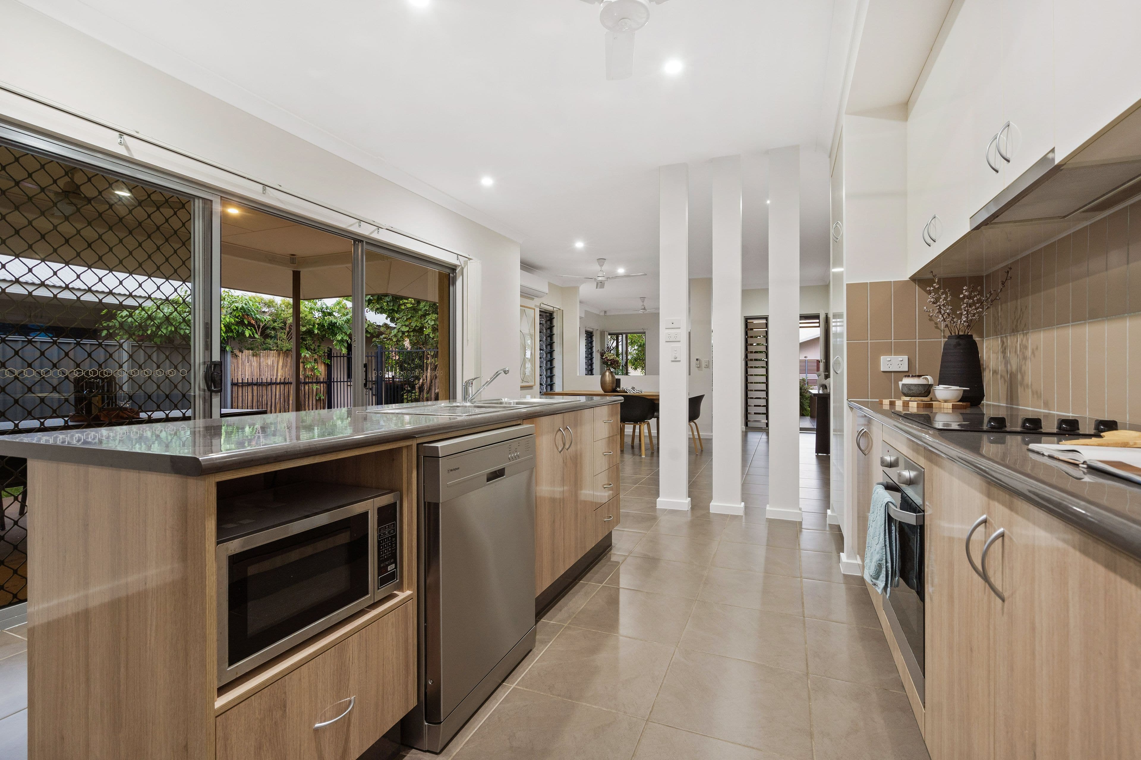 27 Coleman Street, Muirhead NT 0810, Muirhead - Thumbnail 4