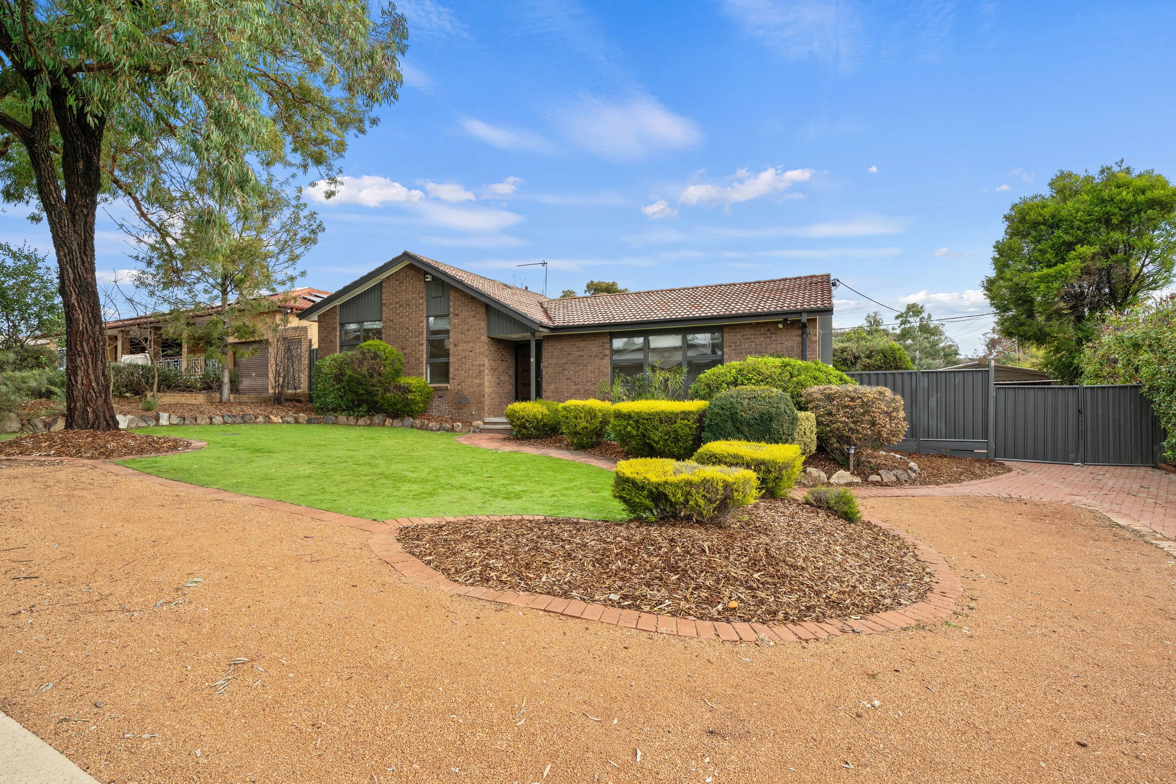 10 Illingworth Street, Wanniassa ACT 2903, Wanniassa - Thumbnail 2