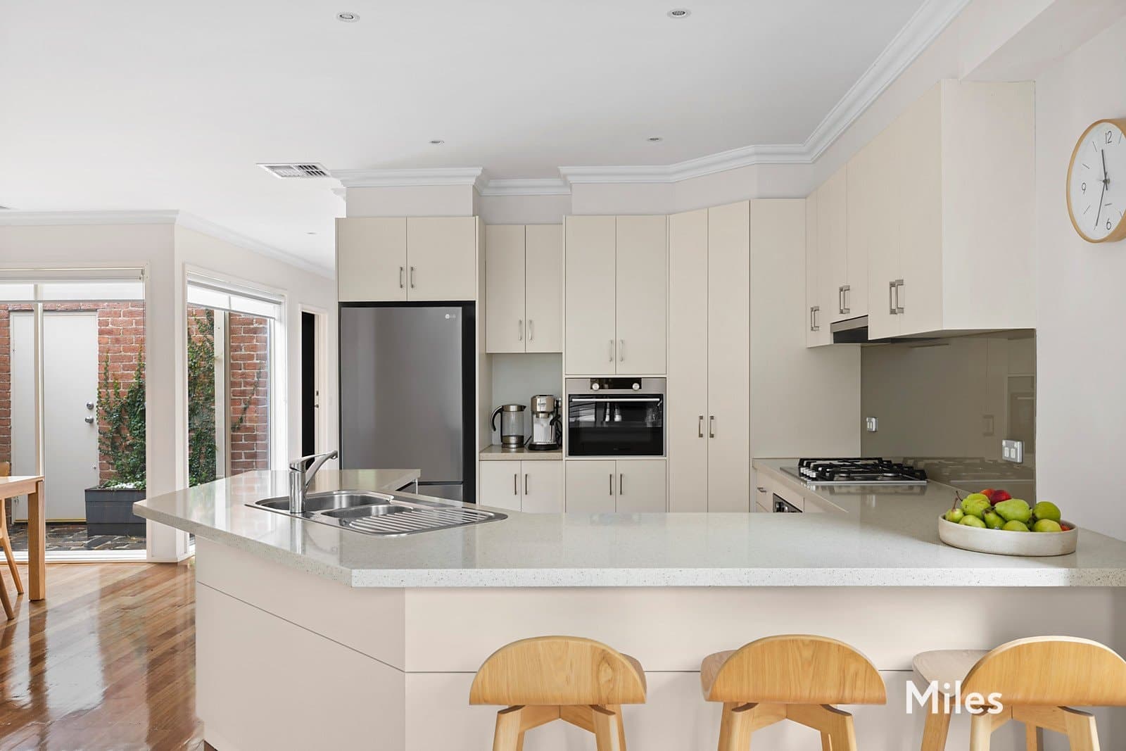 2 Ailsa Grove, Ivanhoe, Ivanhoe - Thumbnail 2
