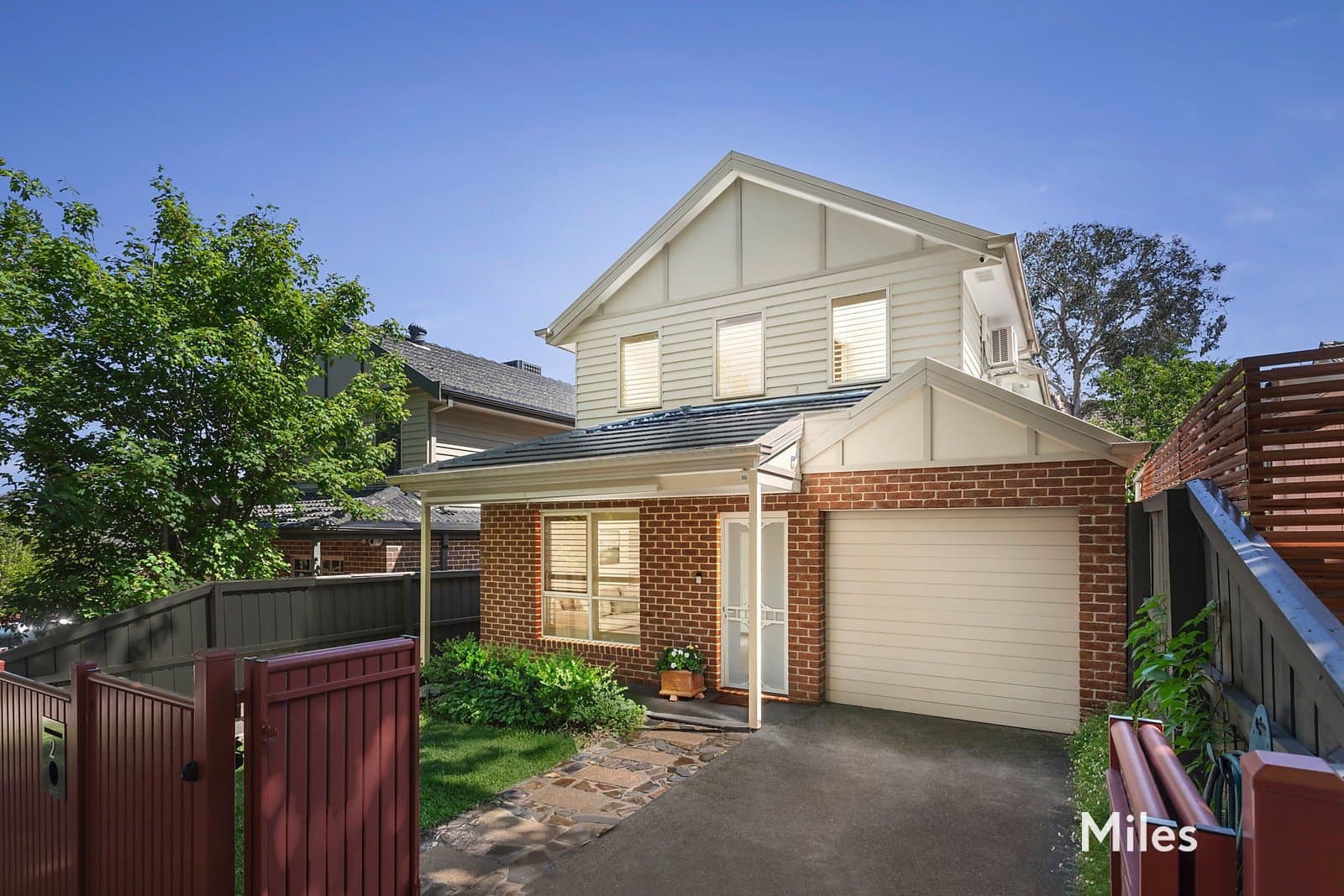 2 Ailsa Grove, Ivanhoe, Ivanhoe - Thumbnail 3