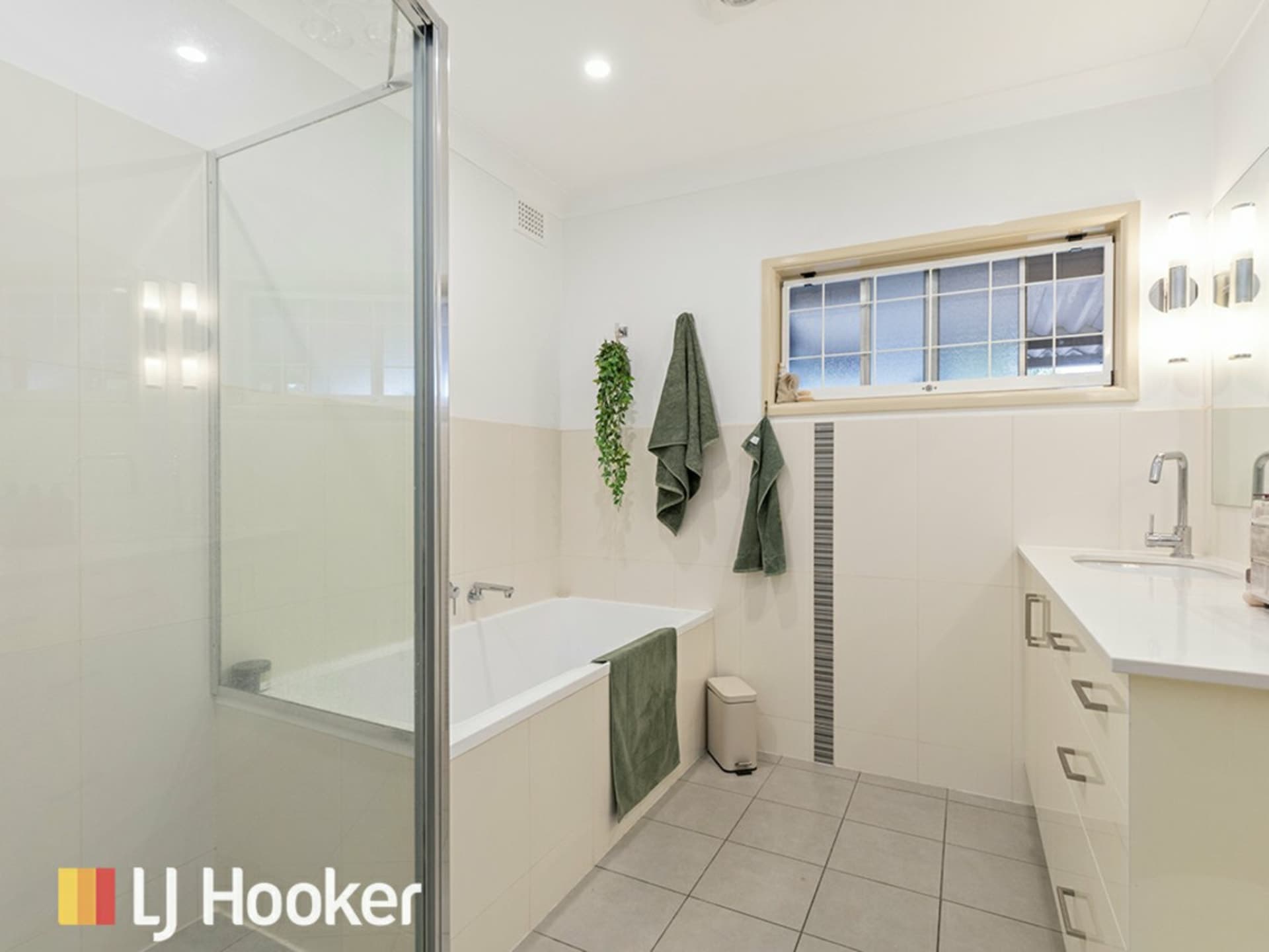 35 Kinarra Street, South Tamworth, South Tamworth - Thumbnail 5