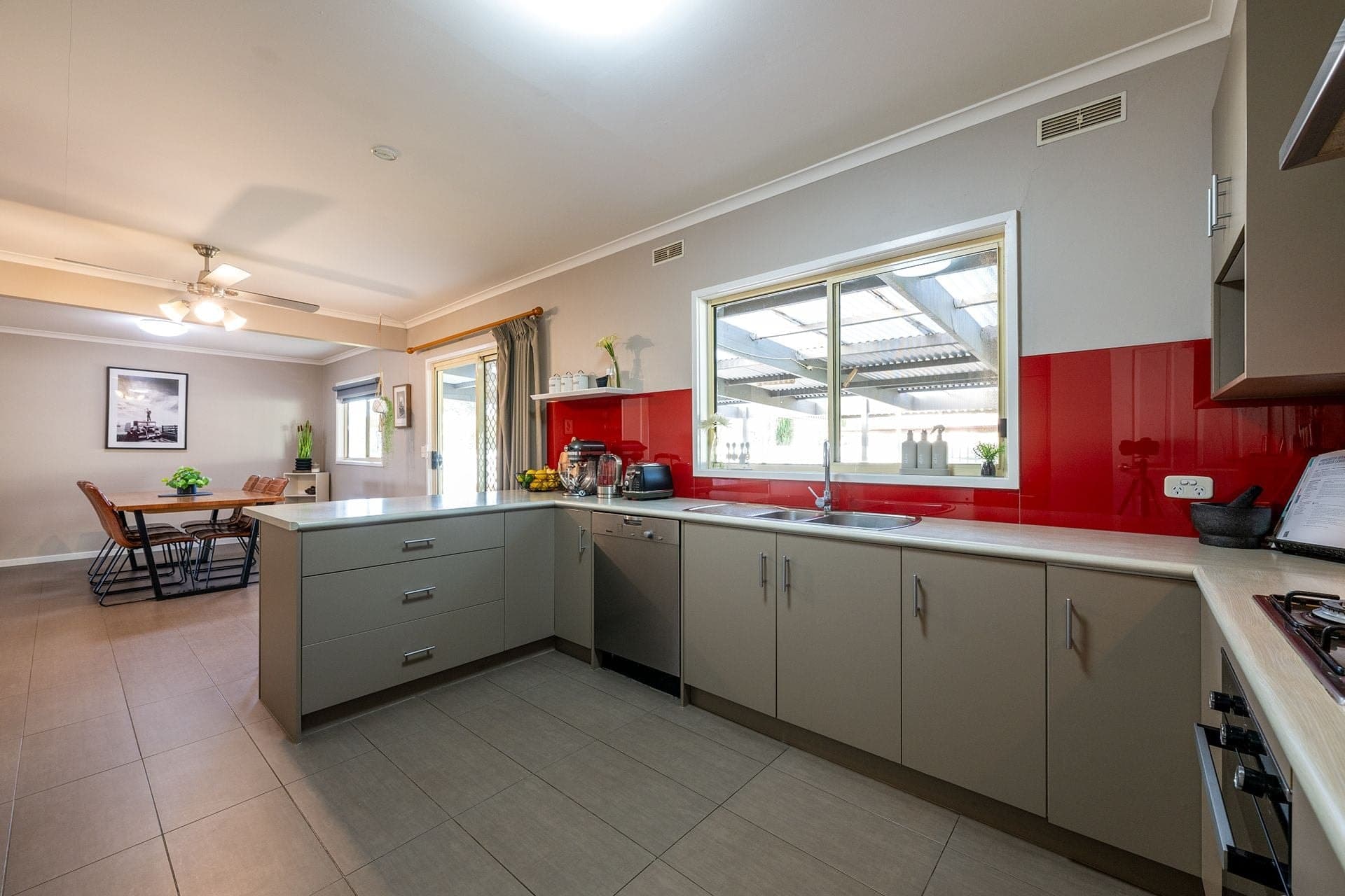 12 Trento Avenue Horsham VIC, Horsham - Thumbnail 2