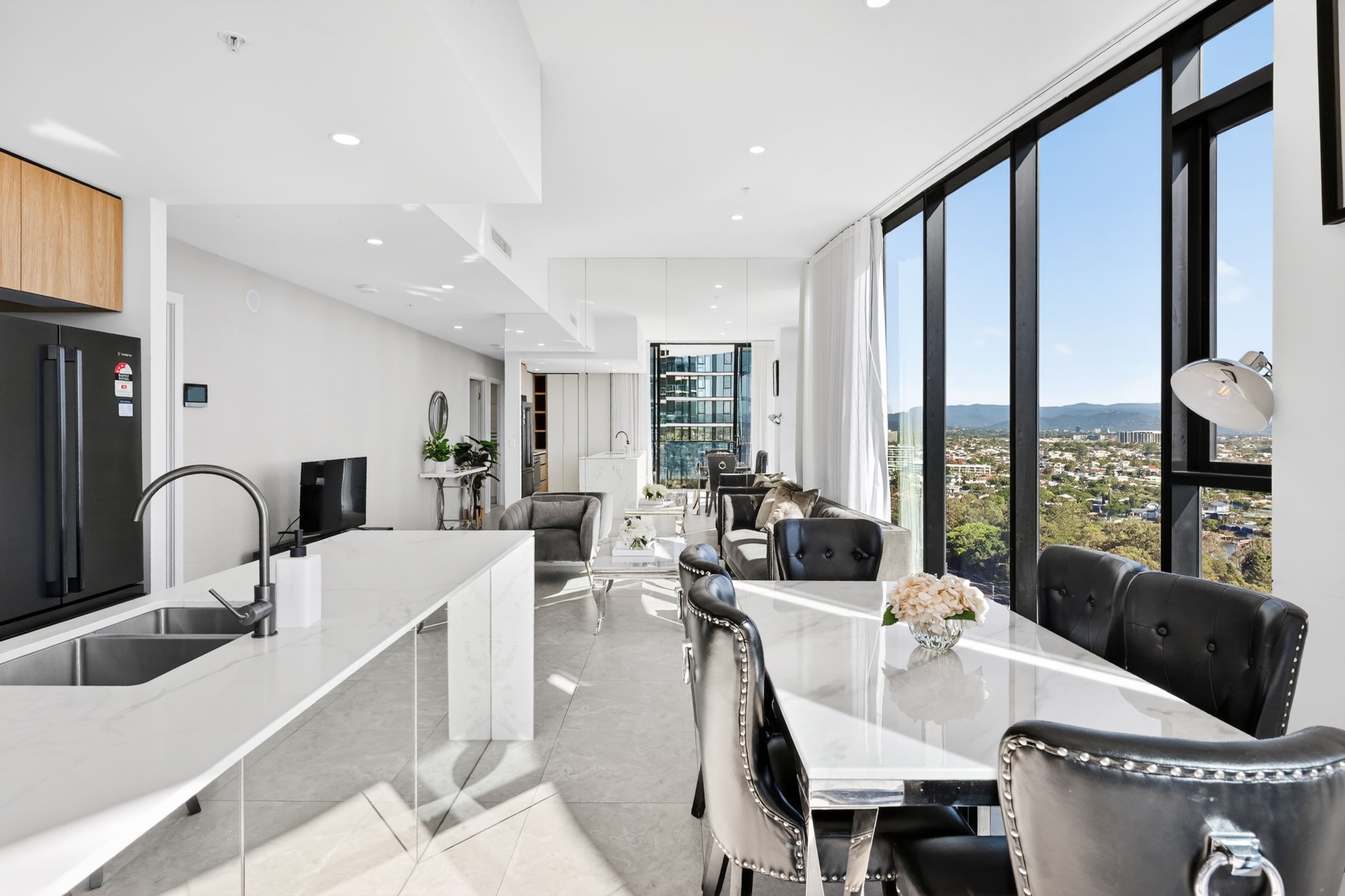 1601/28-30 Second Avenue, Broadbeach QLD 4218, Broadbeach - Thumbnail 2