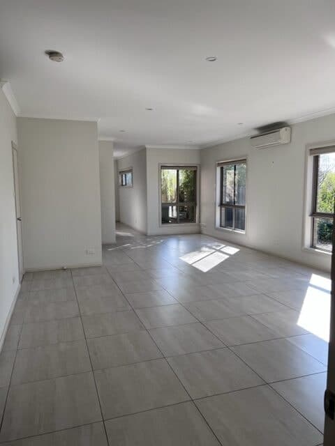 1/5 Frederick Street, Crestwood NSW 2620, Crestwood - Image 1