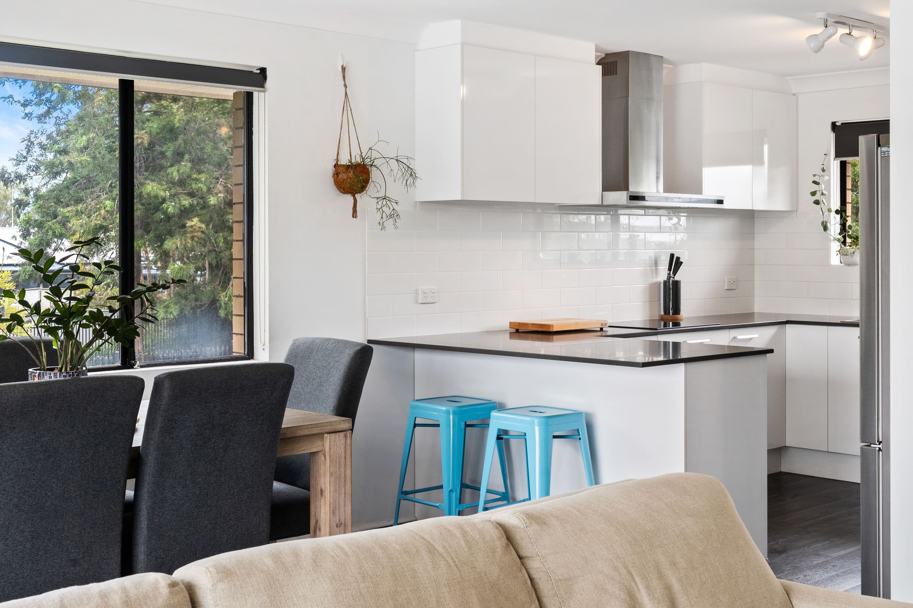 4/40 Oceanic Drive, Mermaid Waters QLD 4218, Mermaid Waters - Thumbnail 2