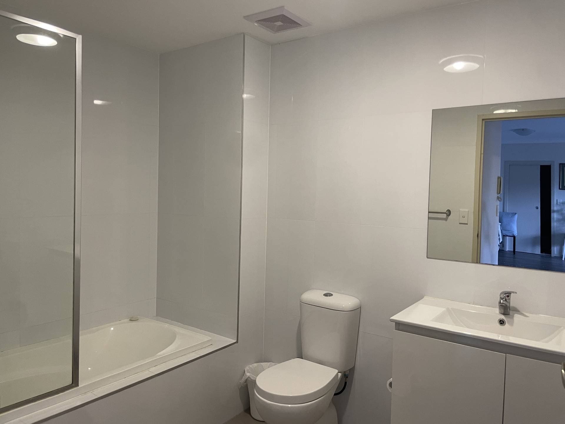 Double Room, 32 Station Street, Dundas - Image 1
