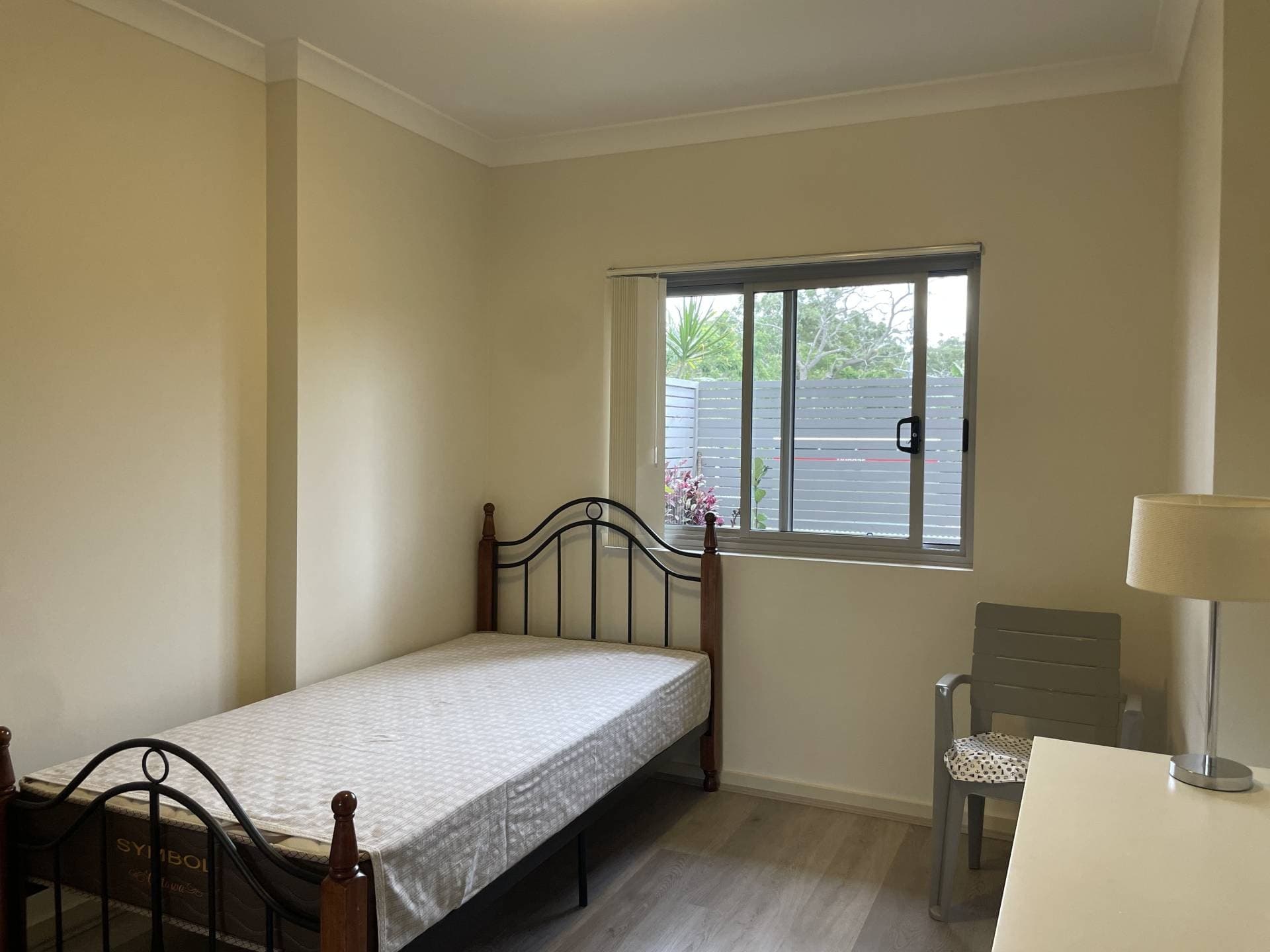 Double Room, 32 Station Street, Dundas - Thumbnail 2