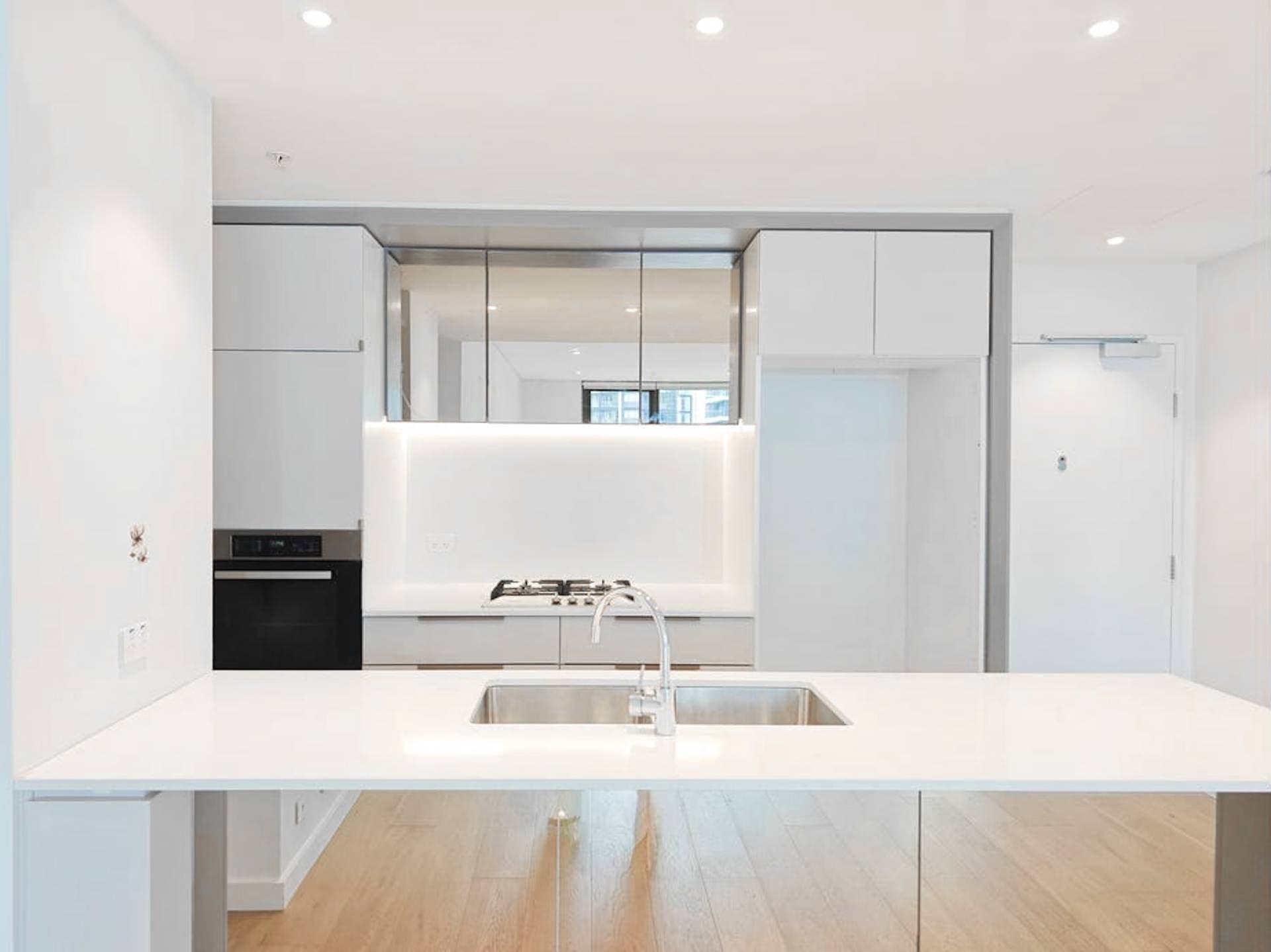 Unit 1206, 83 Harbour St, Haymarket - Thumbnail 2