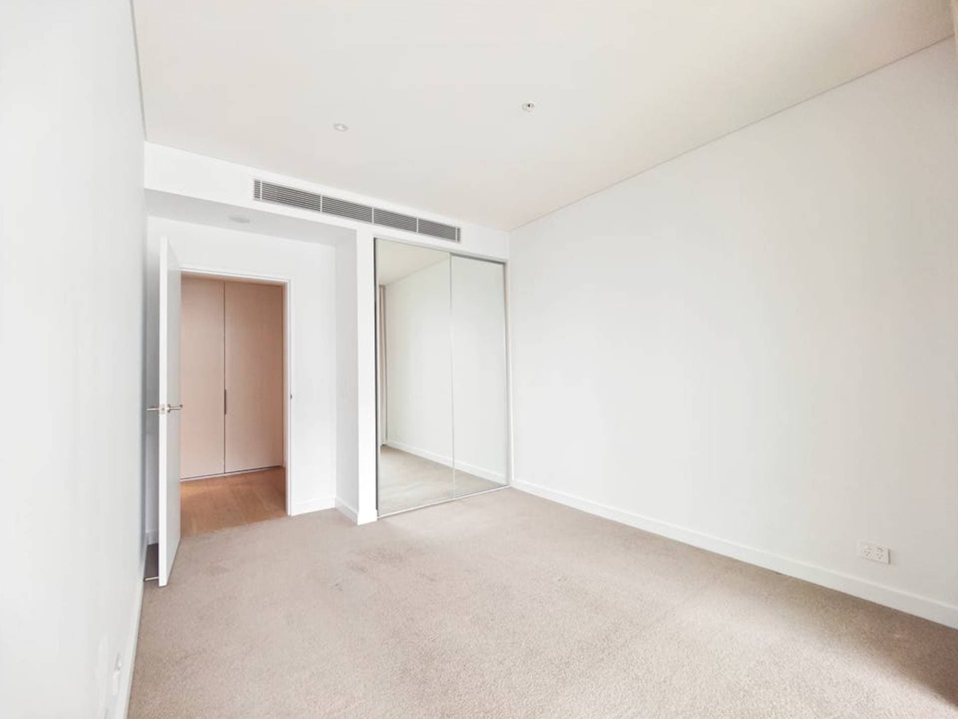 Unit 1206, 83 Harbour St, Haymarket - Thumbnail 3