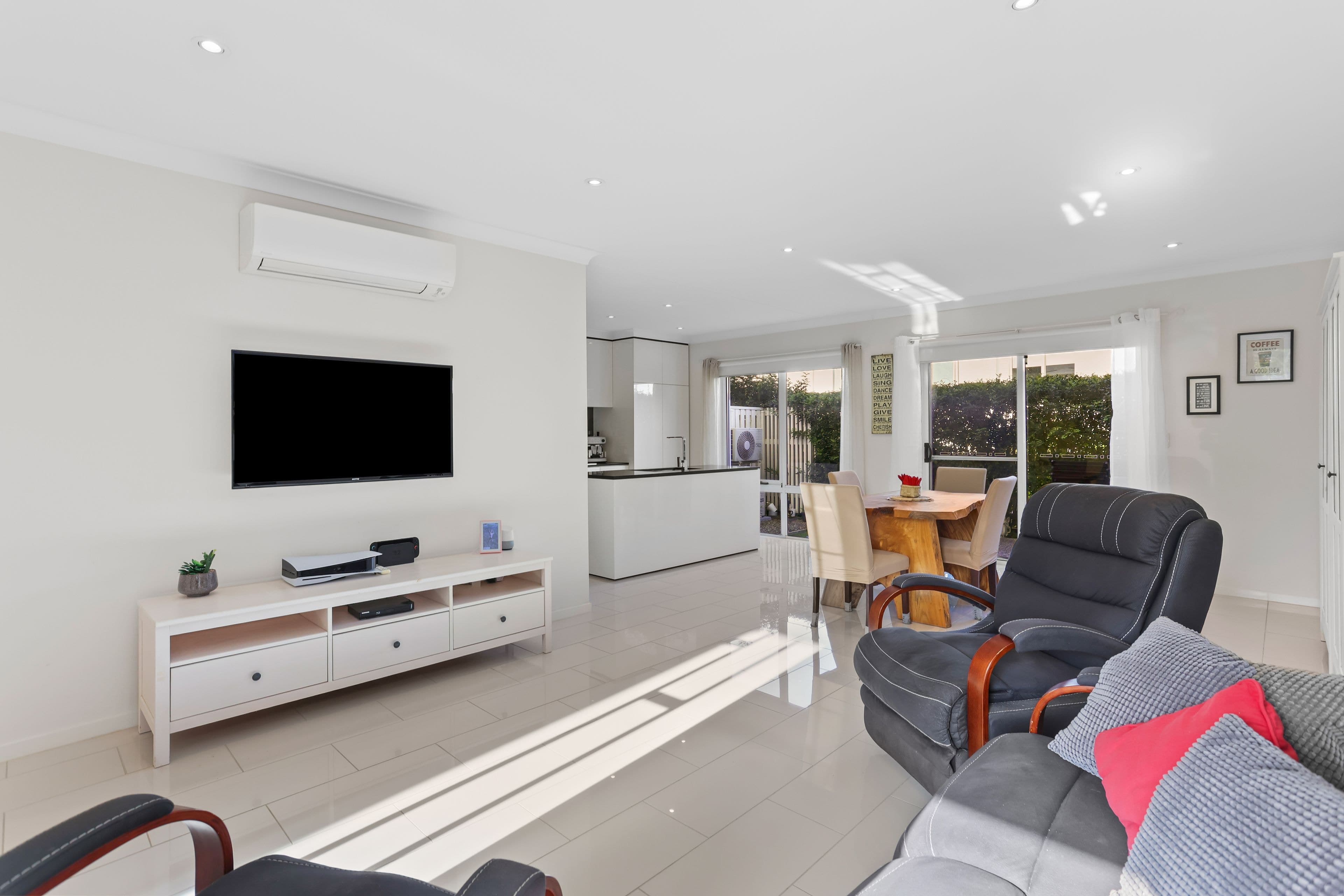 76 Hill Drive, Pimpama QLD 4209, Pimpama - Thumbnail 3