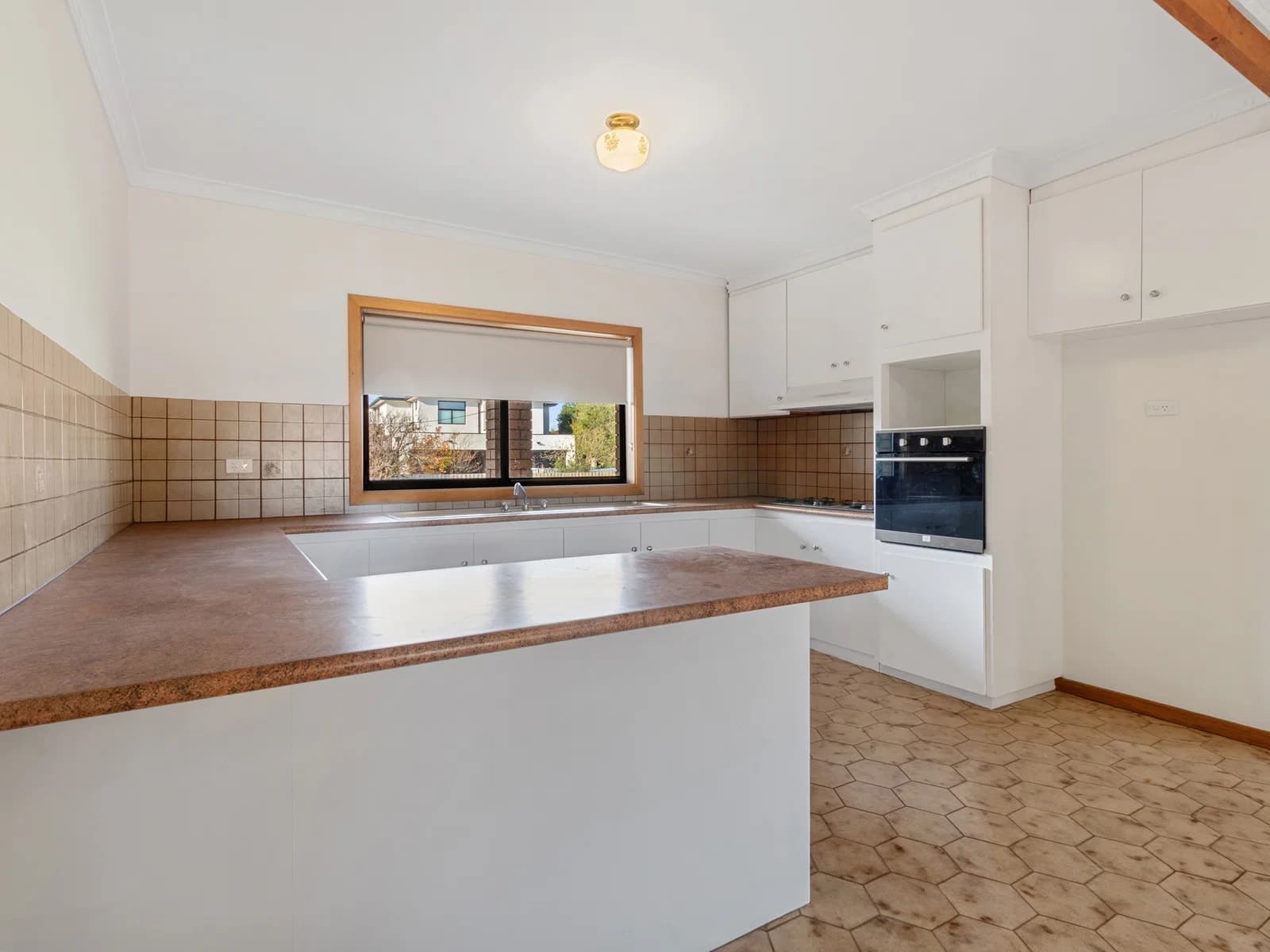 14 Douglas Ave, St Albans, VIC, 3021, St Albans - Thumbnail 2