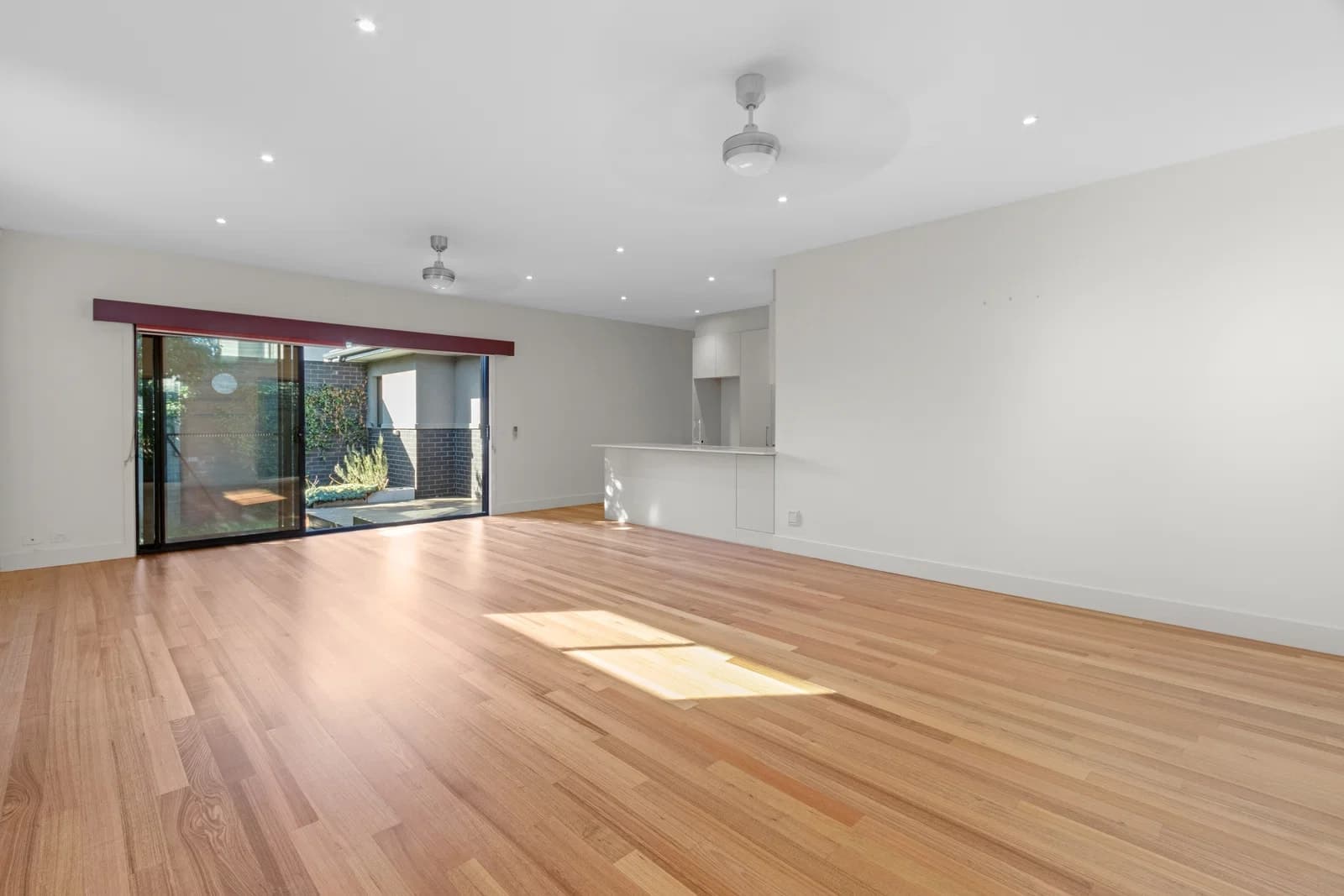 2/4 Bellevue Ave, Burwood East, VIC, 3151, Burwood East - Thumbnail 4